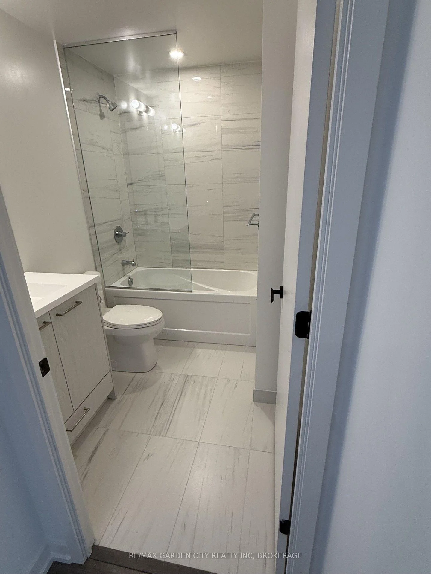 Photo 7 of Unit 1701, 28 Interchange Way W, Vaughan, Vaughan Corporate Centre — HOMEH