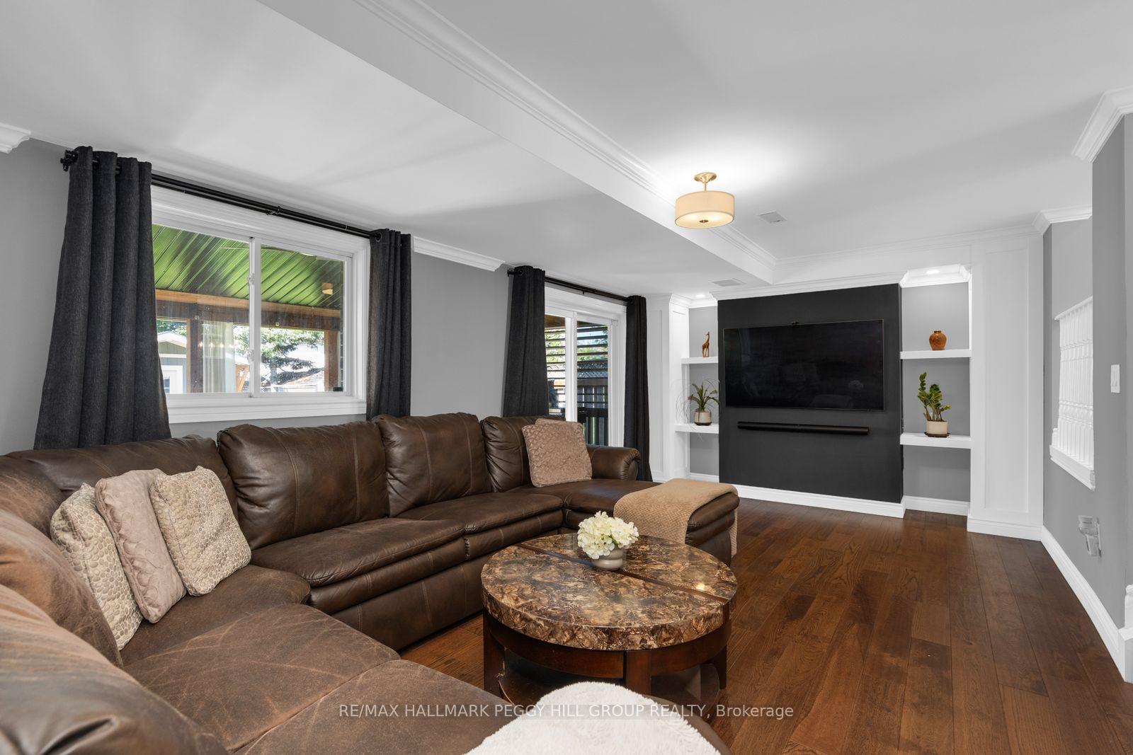 Photo 5 of 105 Columbia Road, Barrie, Holly — HOMEH