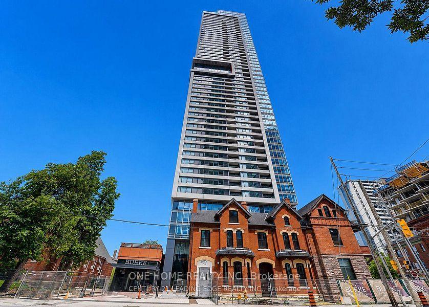 Front of Unit 3403, 609 Sherbourne Street