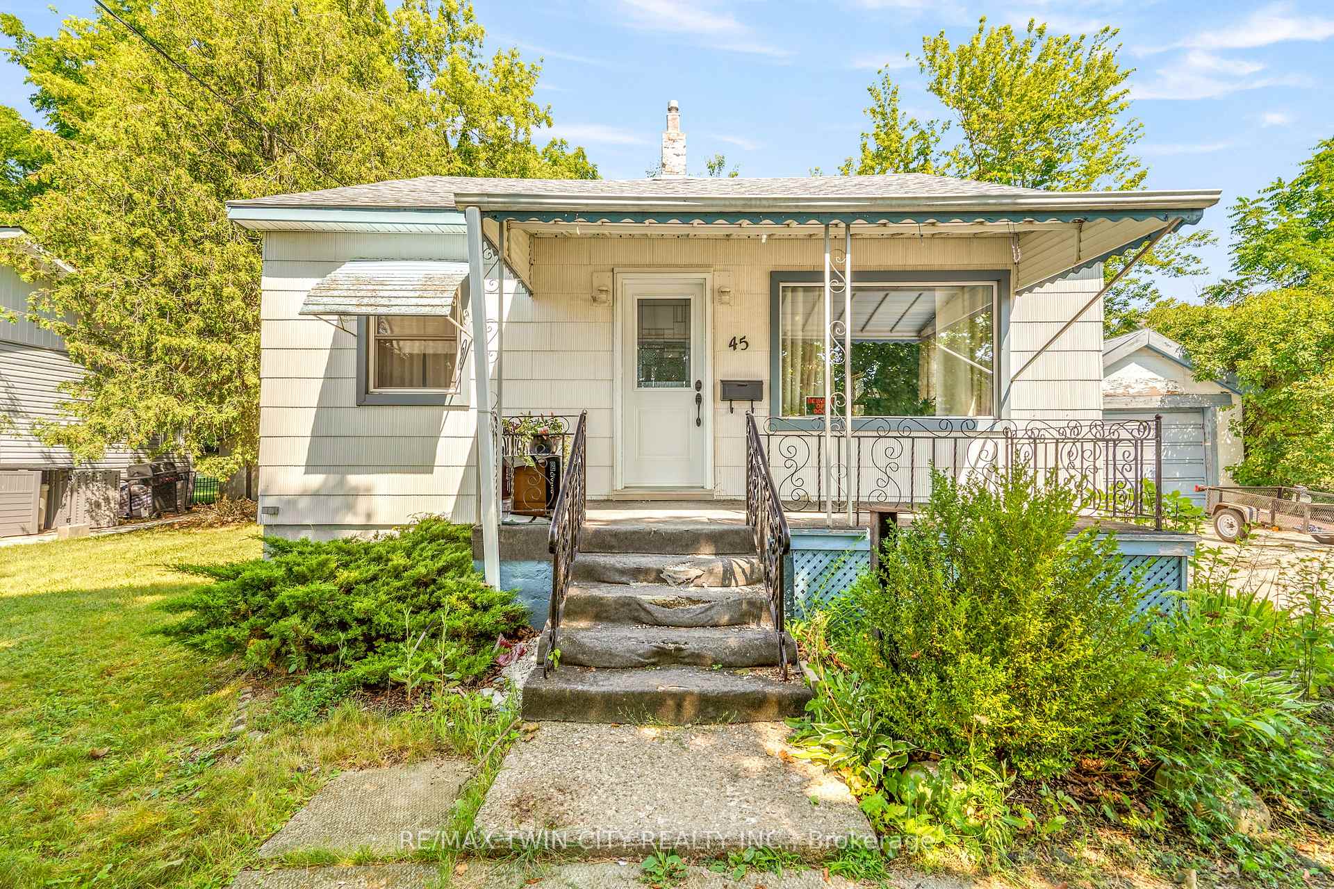 Photo 4 of 45 Wellington Street, Brant, Paris — HOMEH