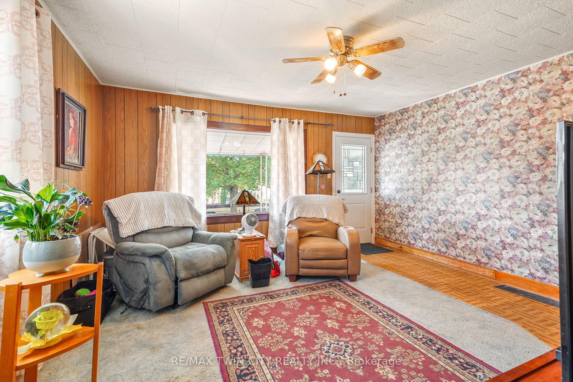 Photo 8 of 45 Wellington Street, Brant, Paris — HOMEH
