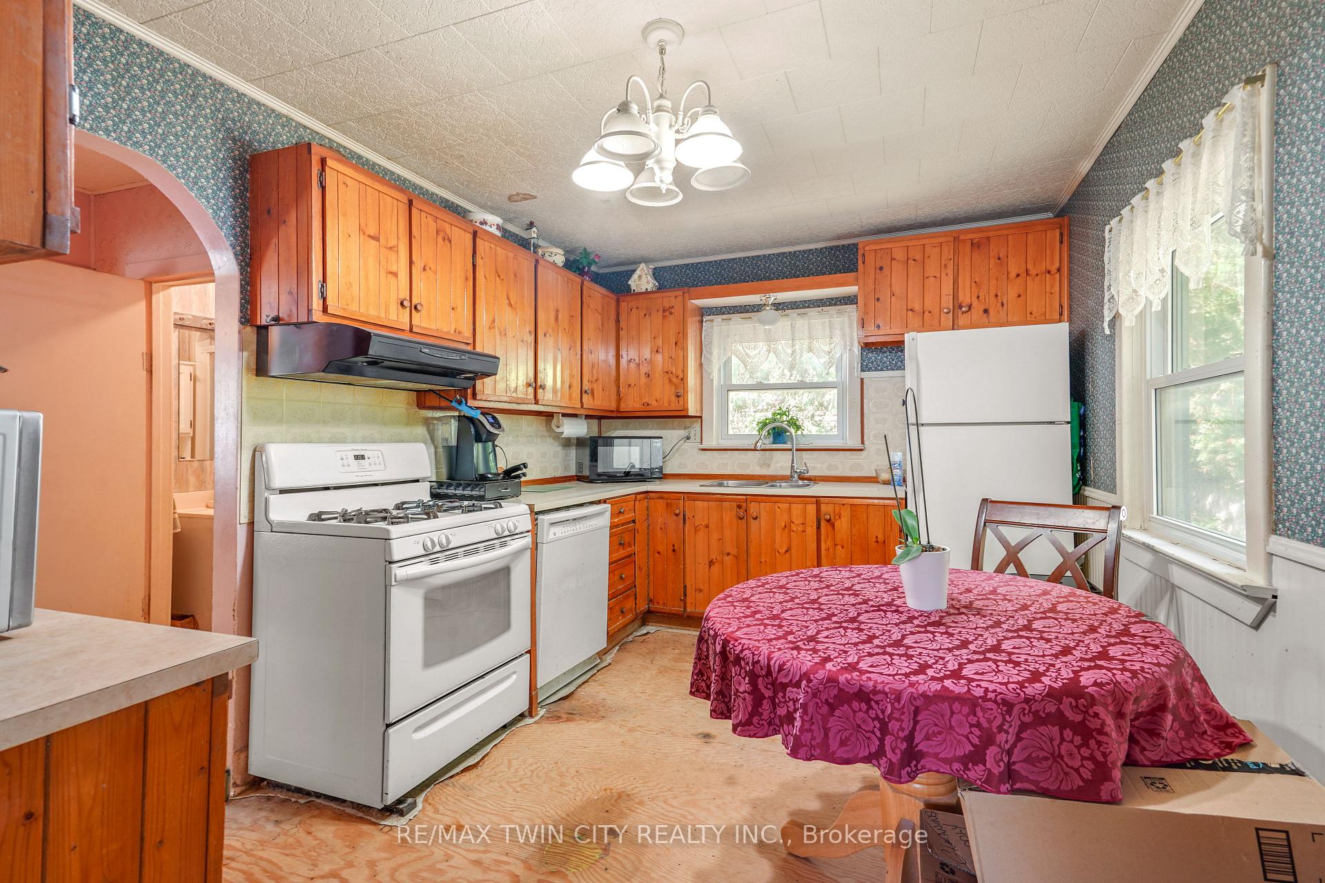 Photo 11 of 45 Wellington Street, Brant, Paris — HOMEH