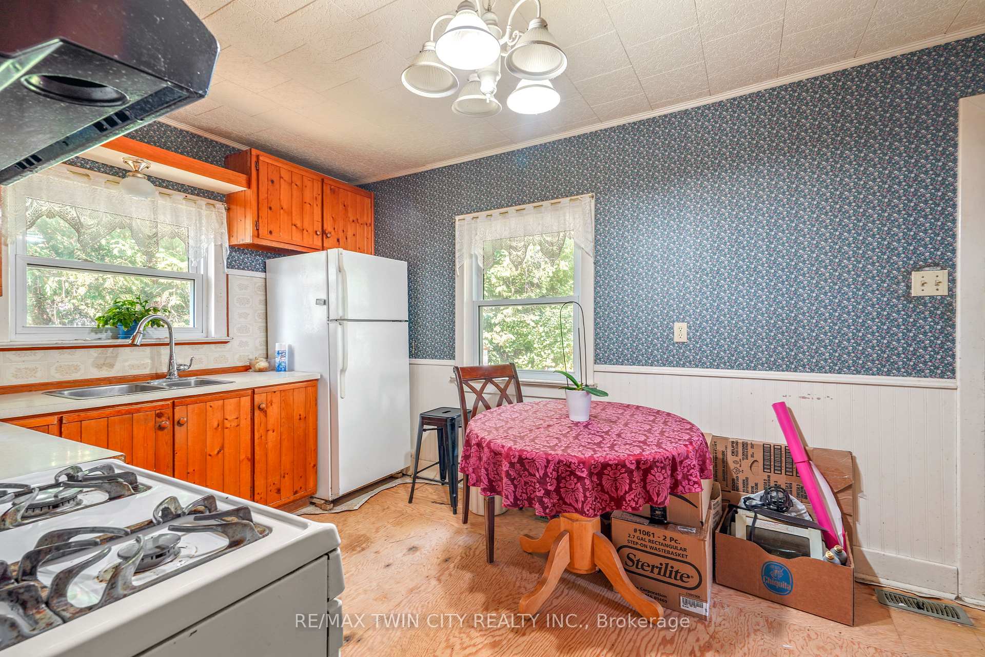 Photo 12 of 45 Wellington Street, Brant, Paris — HOMEH