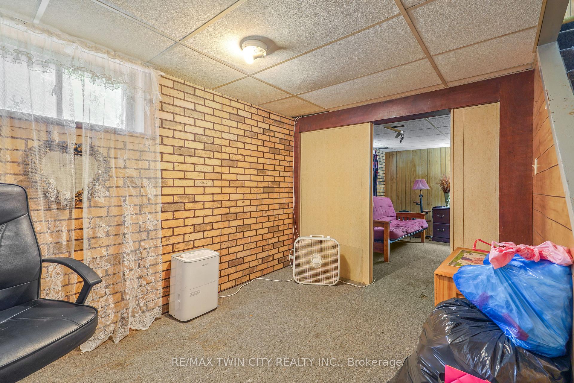 Photo 23 of 45 Wellington Street, Brant, Paris — HOMEH