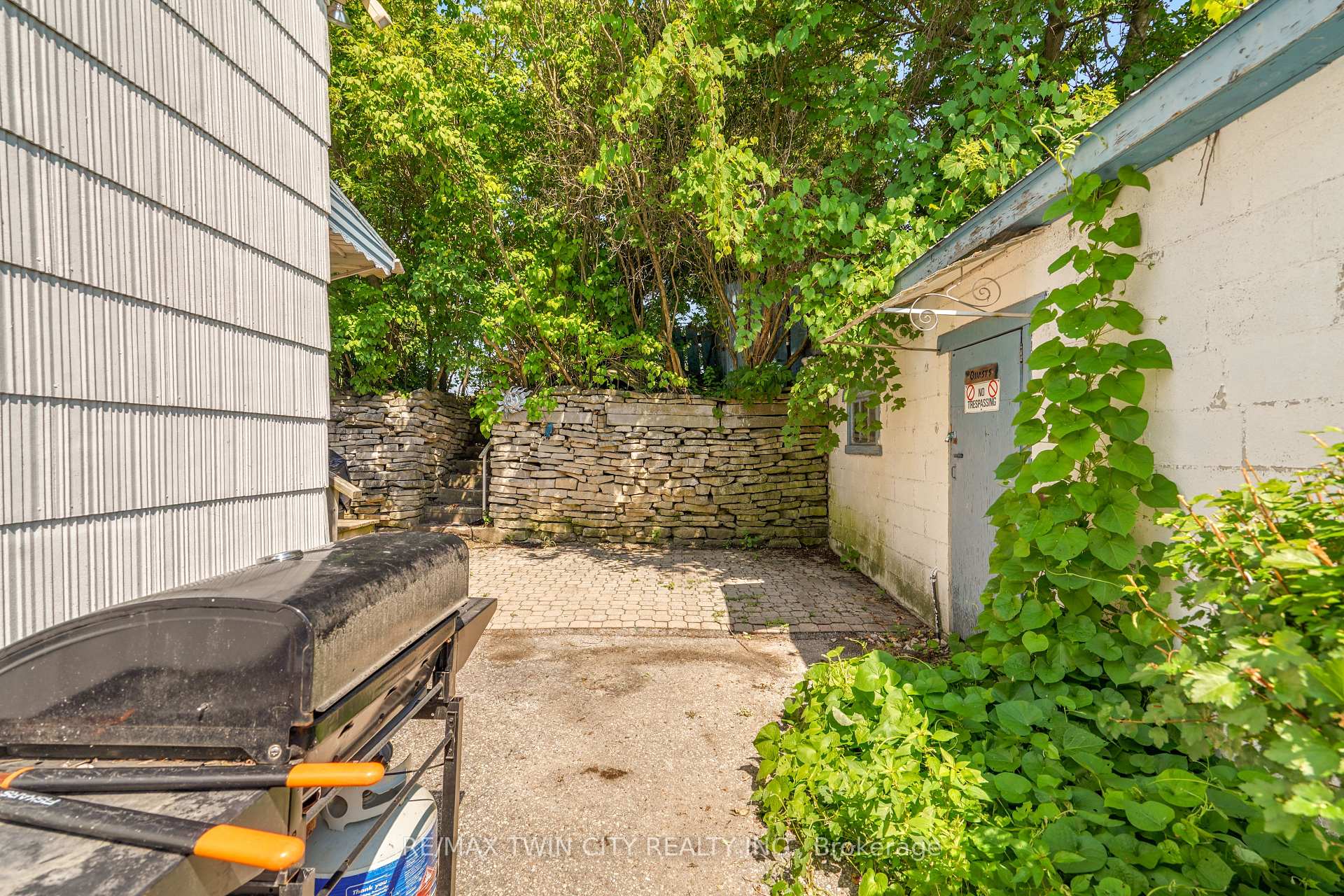 Photo 30 of 45 Wellington Street, Brant, Paris — HOMEH