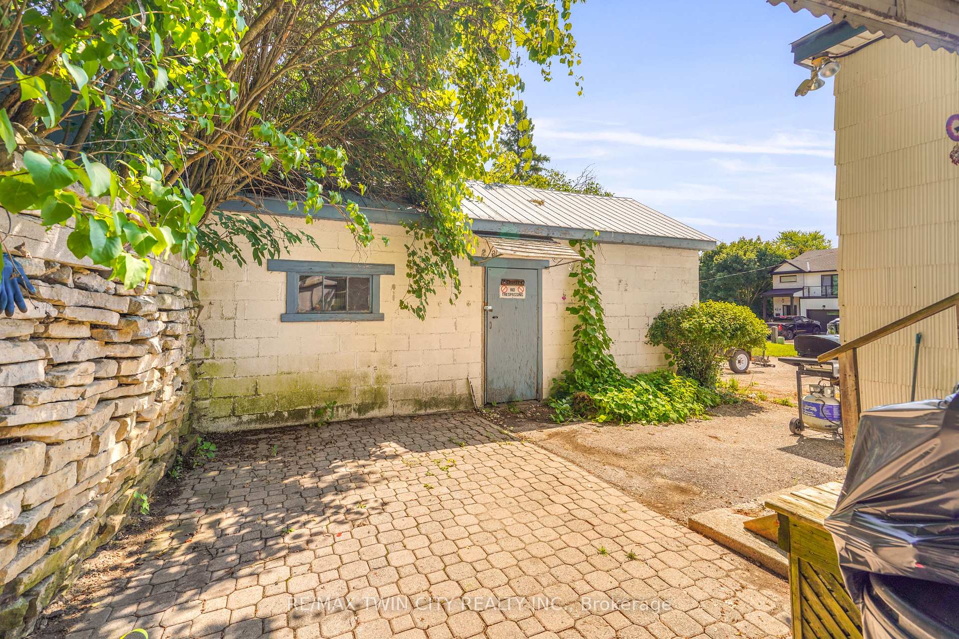 Photo 32 of 45 Wellington Street, Brant, Paris — HOMEH