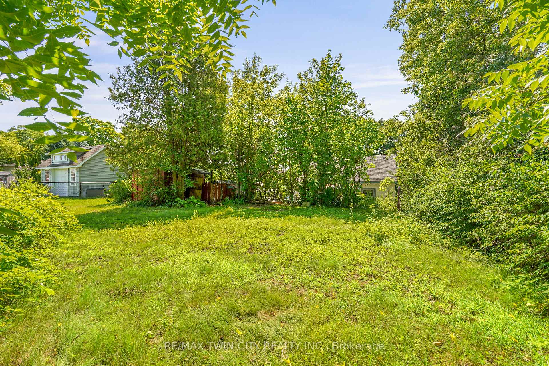 Photo 37 of 45 Wellington Street, Brant, Paris — HOMEH