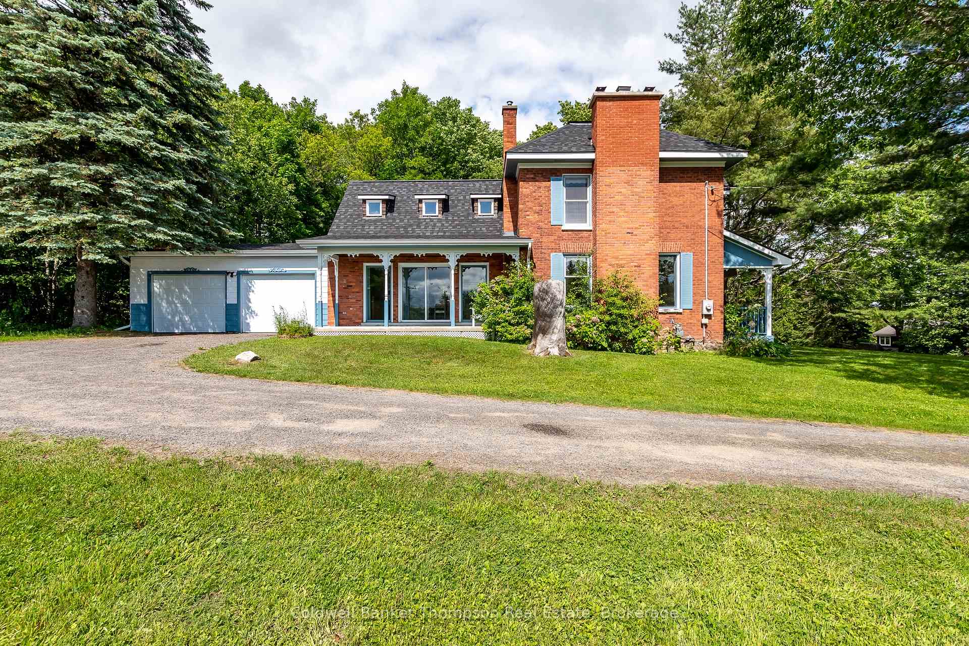 Front of 124 Hunters Bay Drive