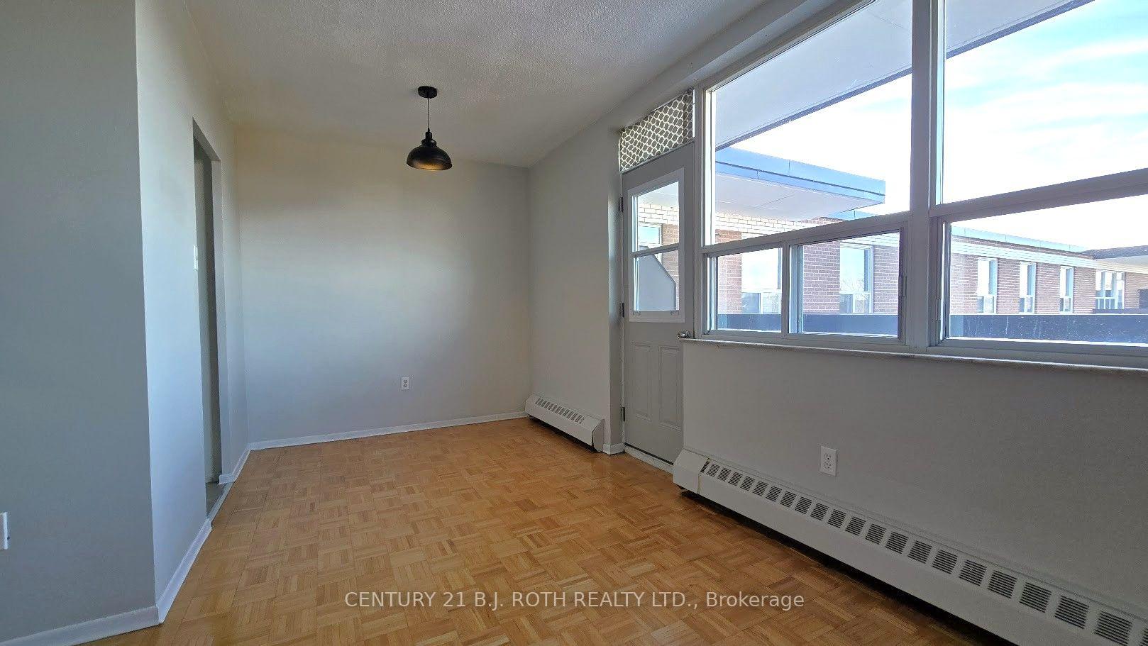 Photo 4 of Unit 401, 98 Holgate Street, Barrie, Allandale — HOMEH