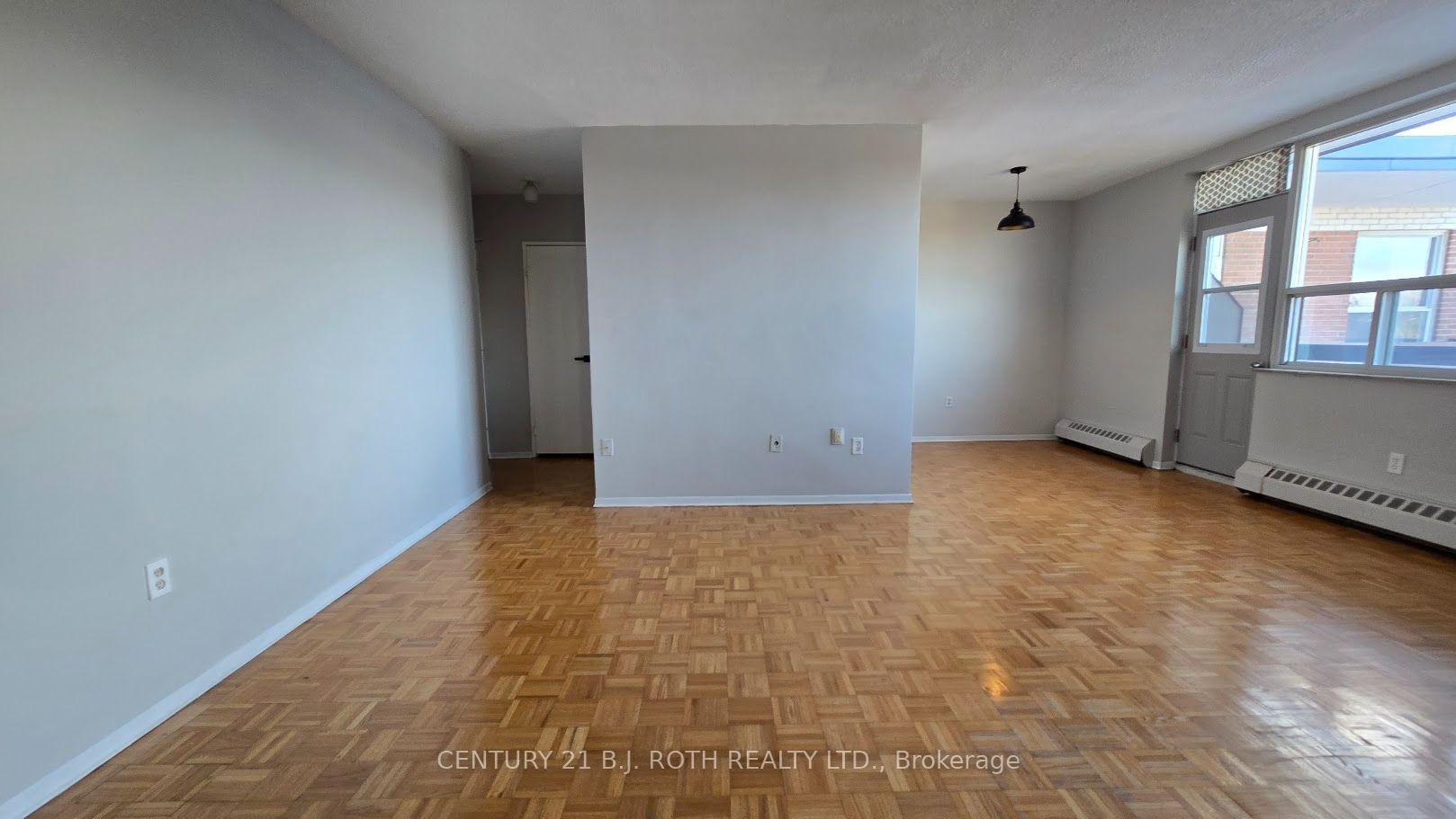 Photo 6 of Unit 401, 98 Holgate Street, Barrie, Allandale — HOMEH