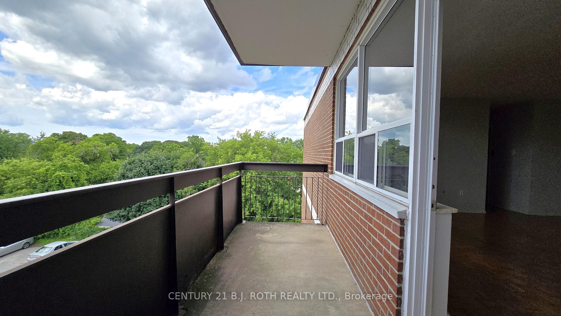 Photo 12 of Unit 401, 98 Holgate Street, Barrie, Allandale — HOMEH
