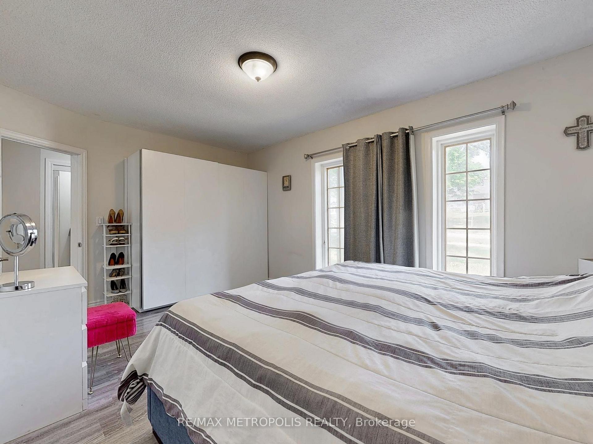 Photo 21 of 1000 Elgin Street, Newmarket, Huron Heights-Leslie Valley — HOMEH