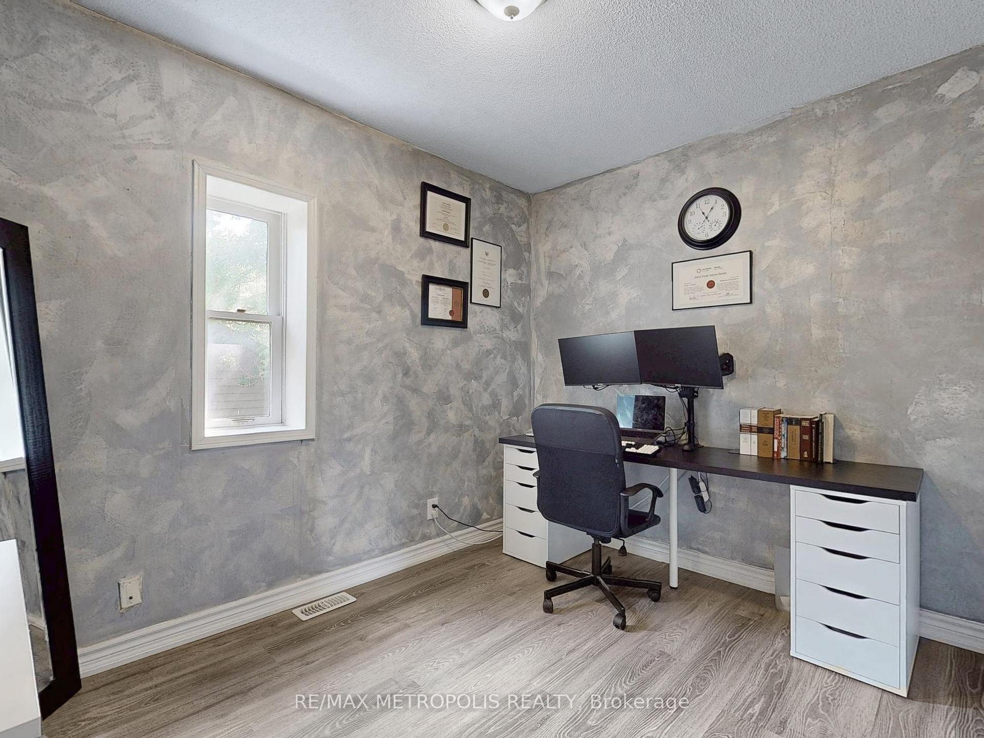 Photo 22 of 1000 Elgin Street, Newmarket, Huron Heights-Leslie Valley — HOMEH