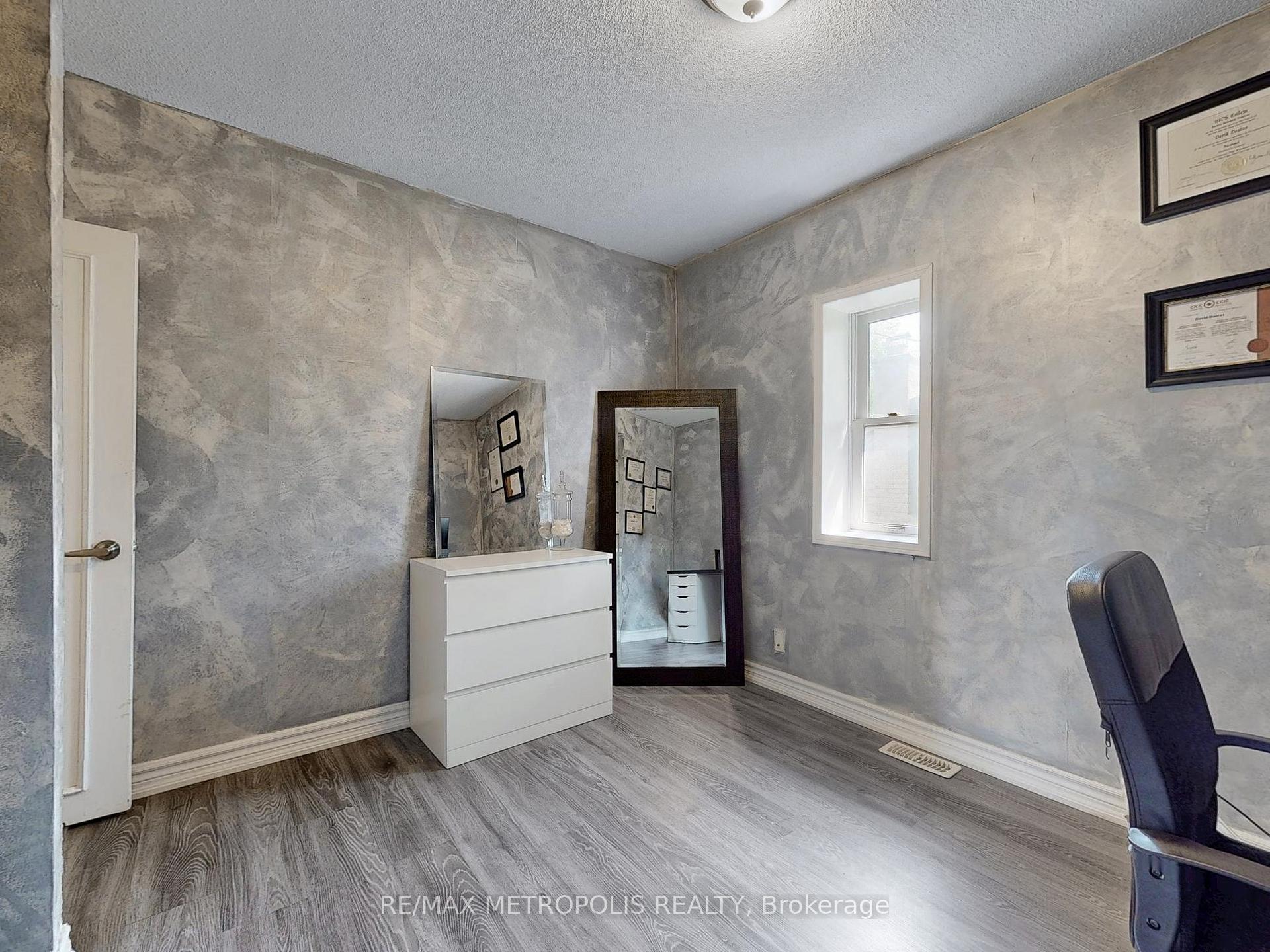 Photo 24 of 1000 Elgin Street, Newmarket, Huron Heights-Leslie Valley — HOMEH