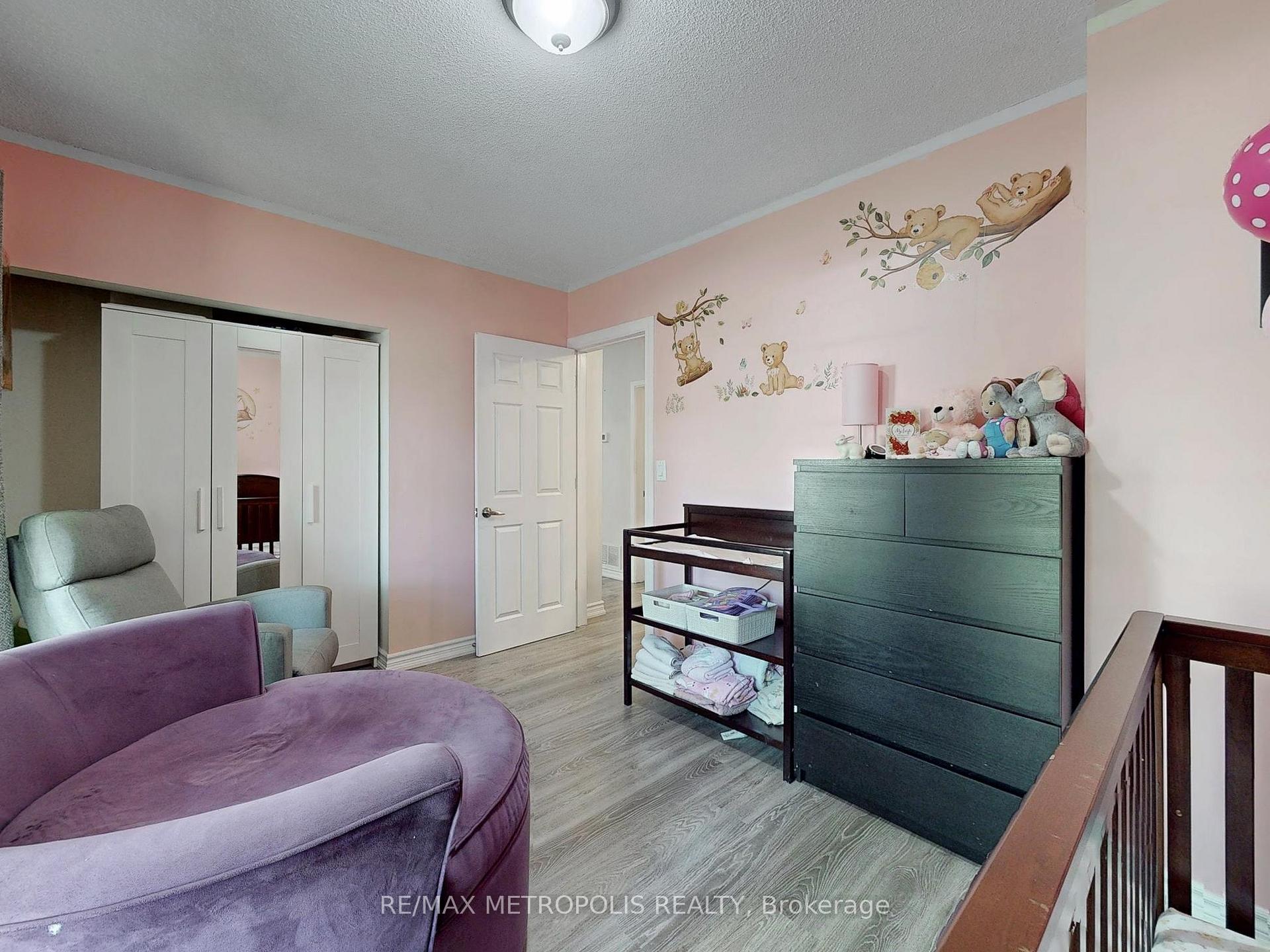 Photo 26 of 1000 Elgin Street, Newmarket, Huron Heights-Leslie Valley — HOMEH