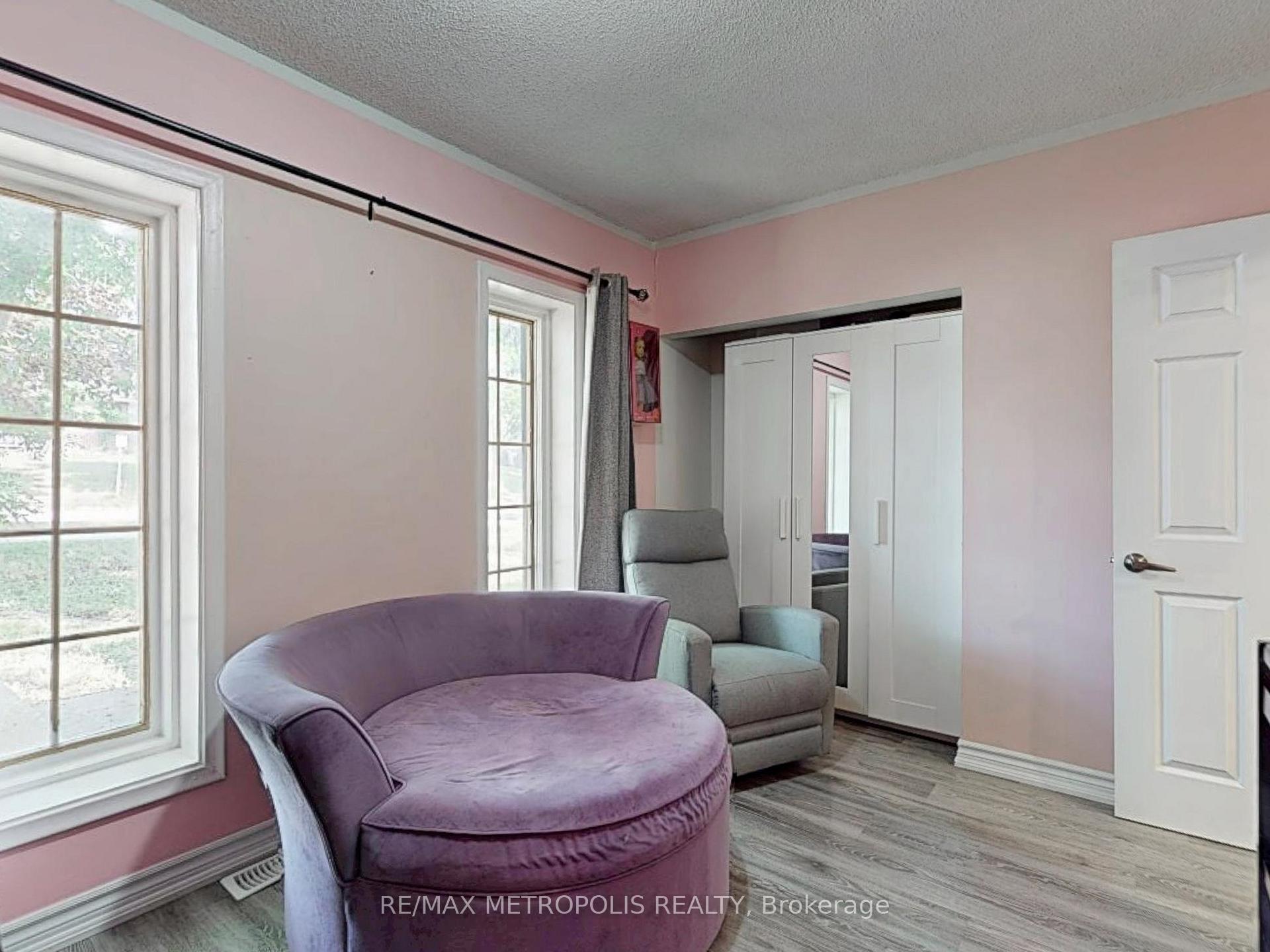 Photo 27 of 1000 Elgin Street, Newmarket, Huron Heights-Leslie Valley — HOMEH
