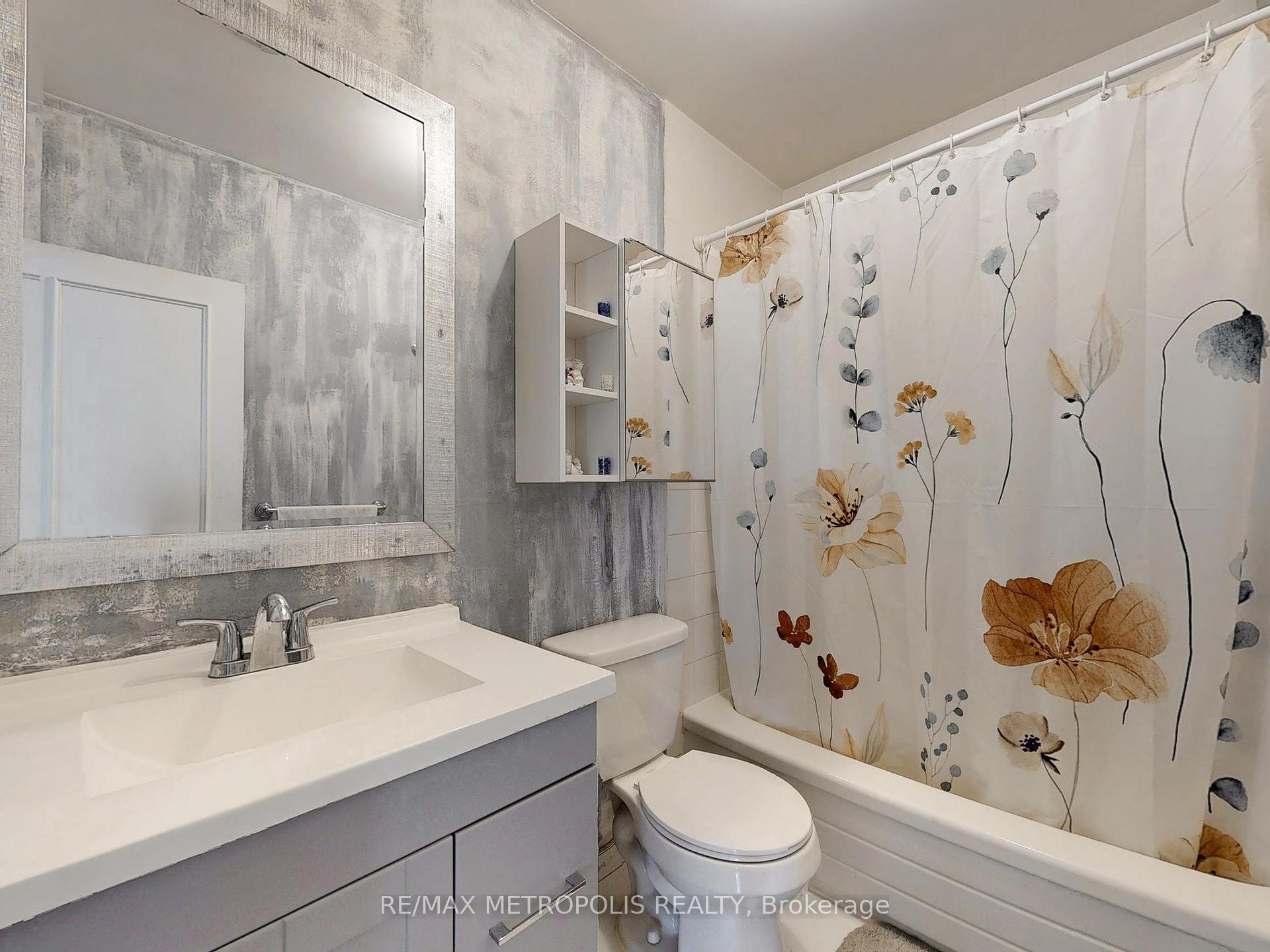 Photo 28 of 1000 Elgin Street, Newmarket, Huron Heights-Leslie Valley — HOMEH