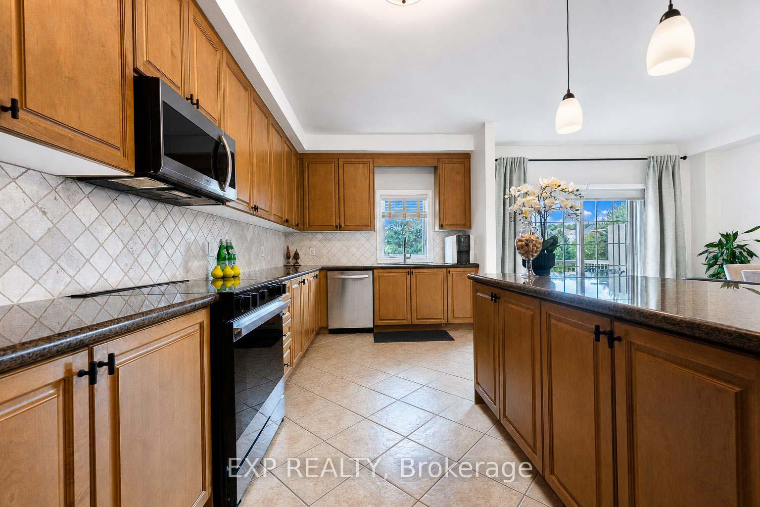 Photo 22 of Unit 9, 8900 Bathurst Street, Vaughan, Patterson — HOMEH