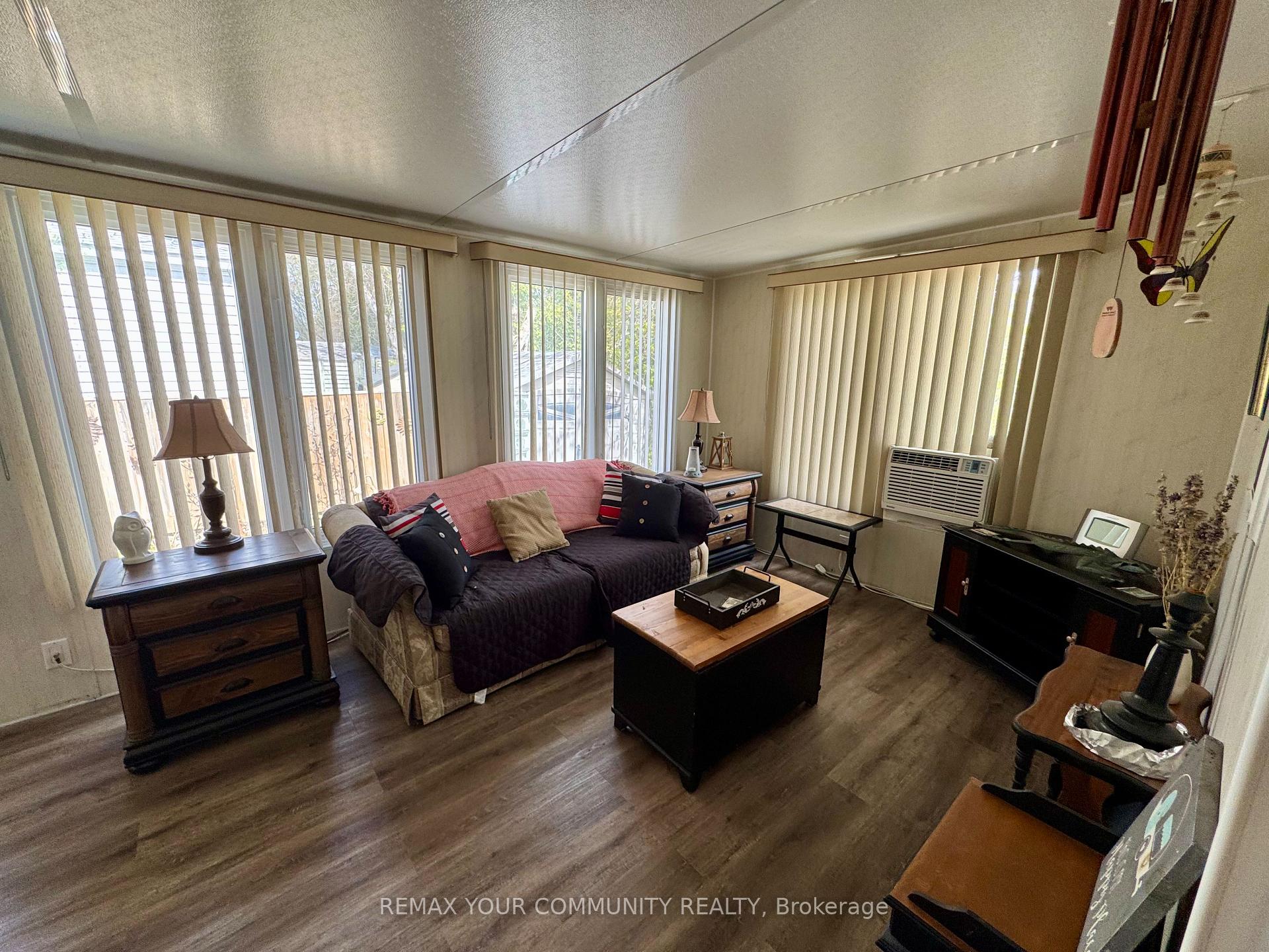 Photo 3 of Unit 323, 285 Crydermans Side Road, Georgina, Baldwin — HOMEH
