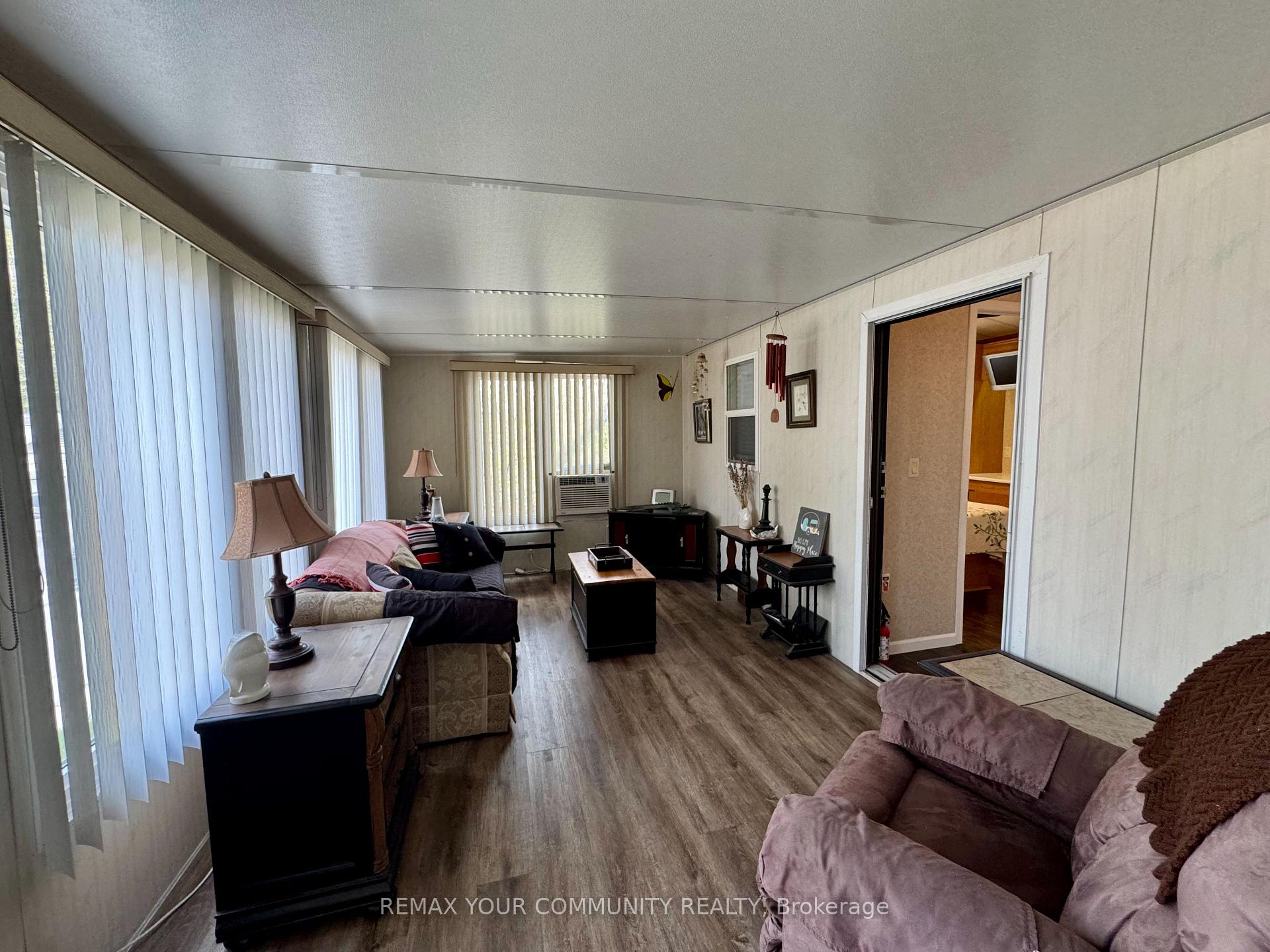 Photo 4 of Unit 323, 285 Crydermans Side Road, Georgina, Baldwin — HOMEH