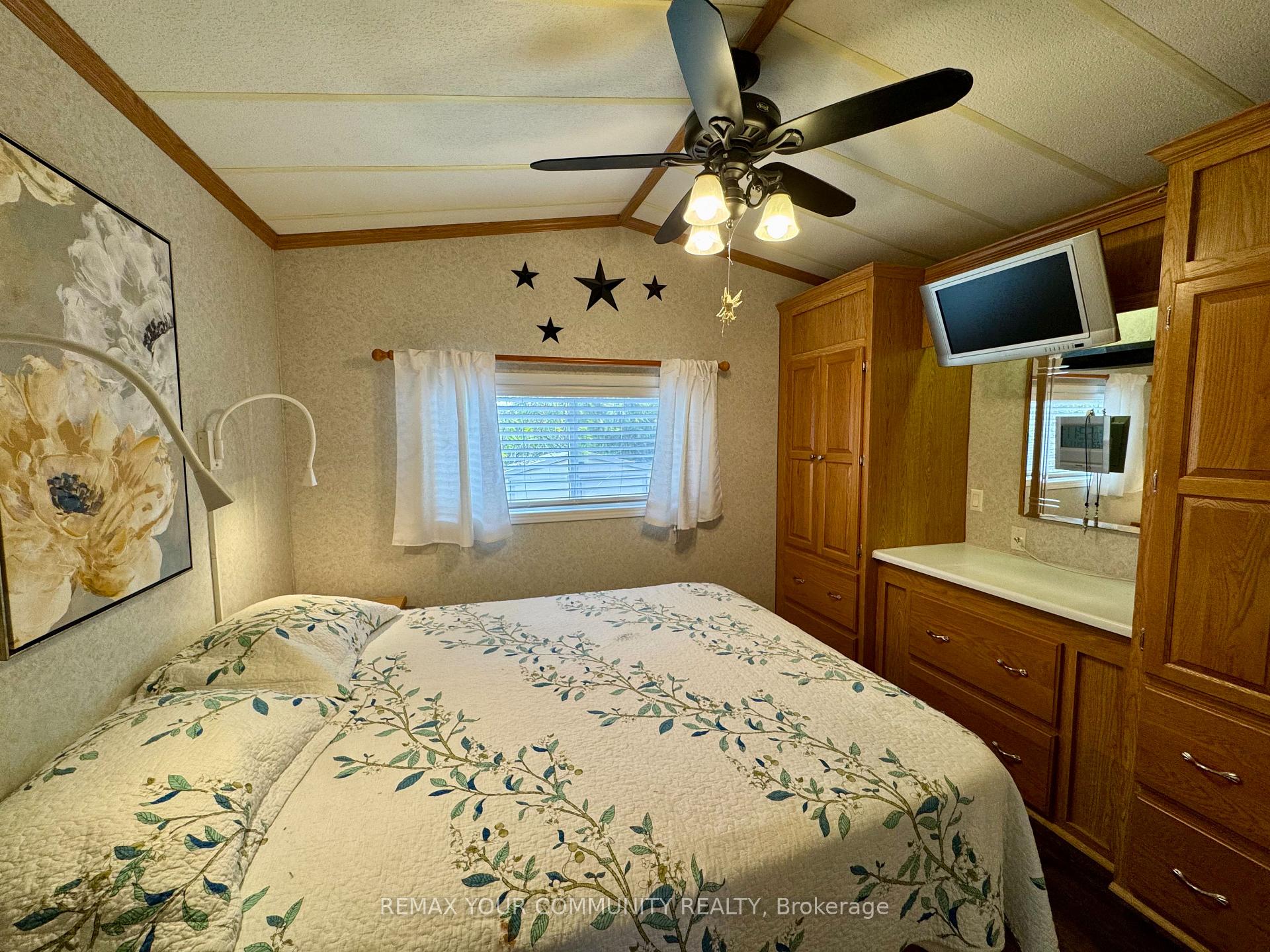 Photo 6 of Unit 323, 285 Crydermans Side Road, Georgina, Baldwin — HOMEH