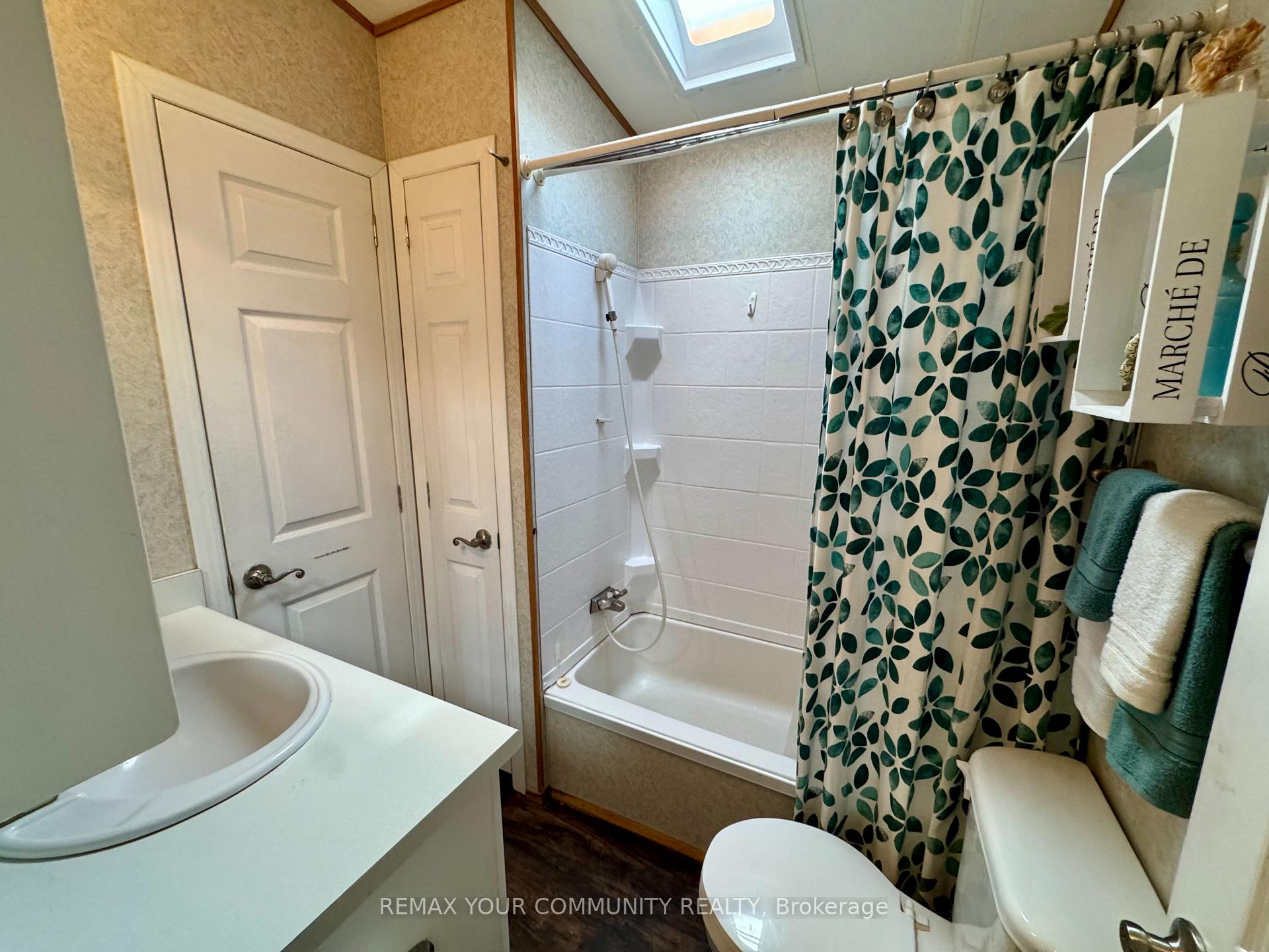 Photo 9 of Unit 323, 285 Crydermans Side Road, Georgina, Baldwin — HOMEH