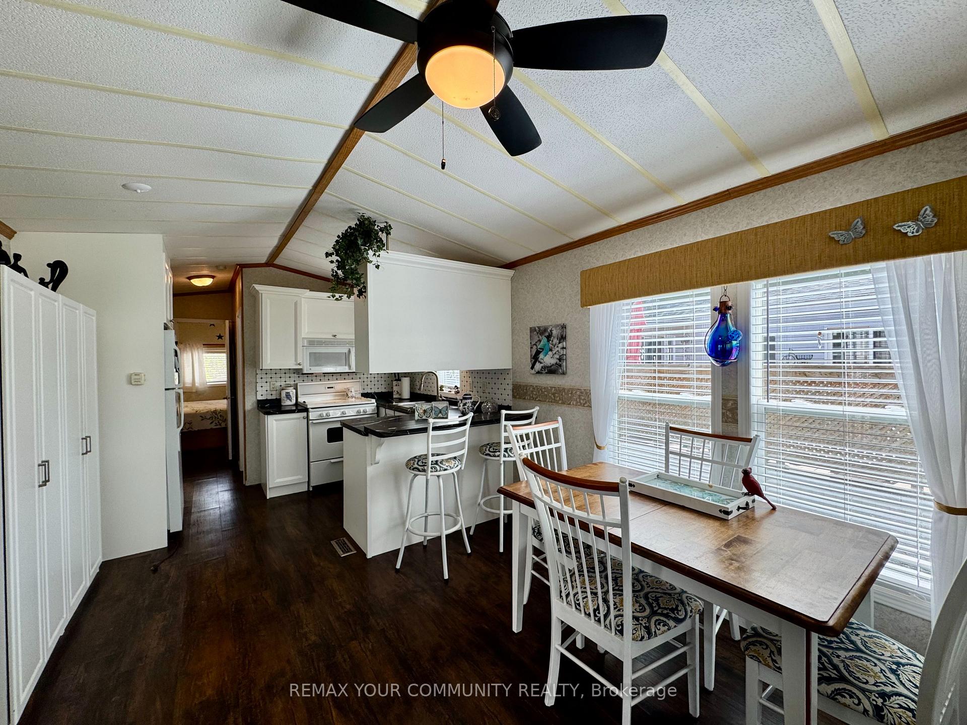 Photo 14 of Unit 323, 285 Crydermans Side Road, Georgina, Baldwin — HOMEH