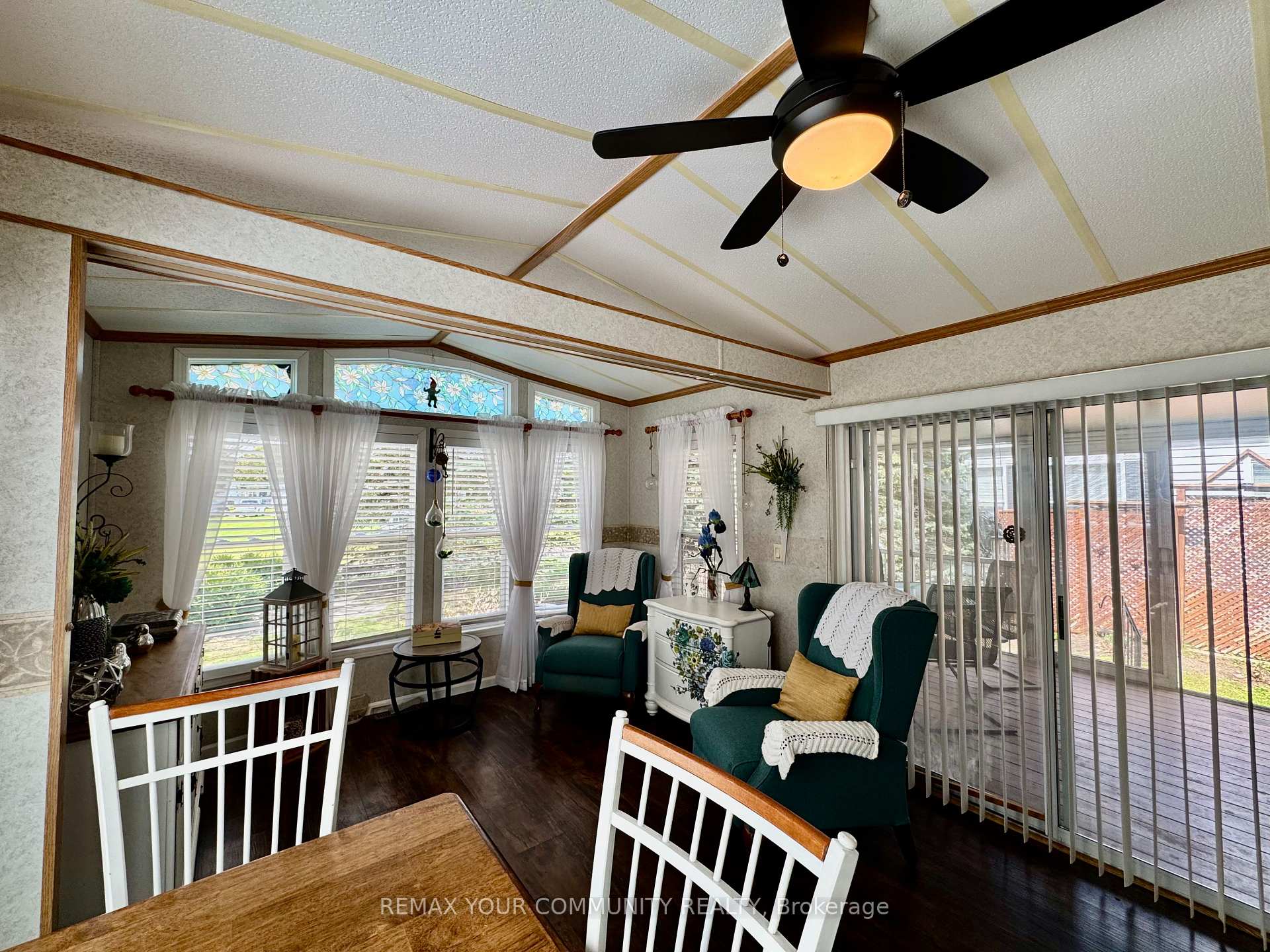 Photo 17 of Unit 323, 285 Crydermans Side Road, Georgina, Baldwin — HOMEH