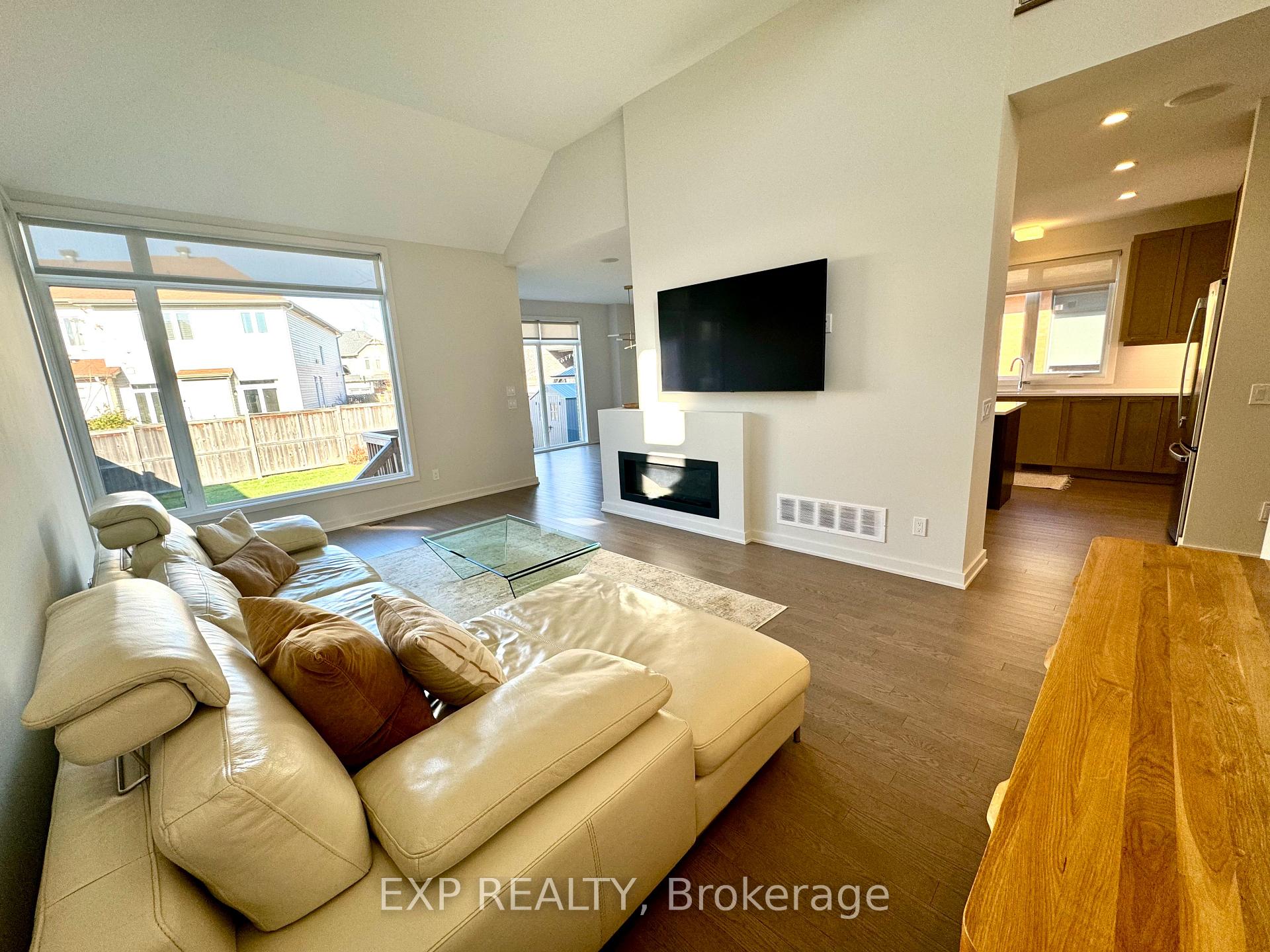 Photo 9 of 622 Summerhill Street, Ottawa, Riverside South/Gloucester Glen — HOMEH