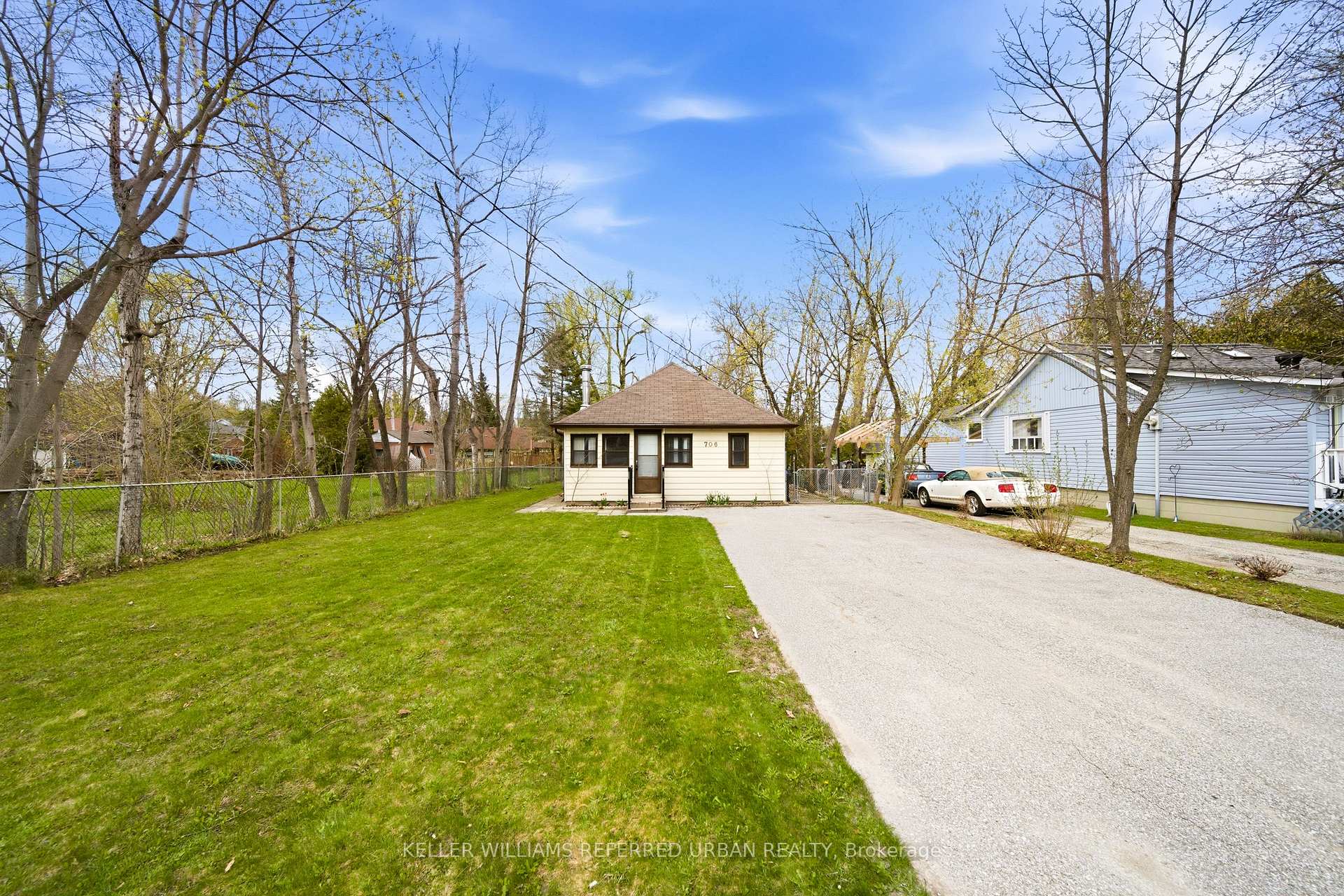 Photo 5 of 706 Chestnut Street, Innisfil, Rural Innisfil — HOMEH