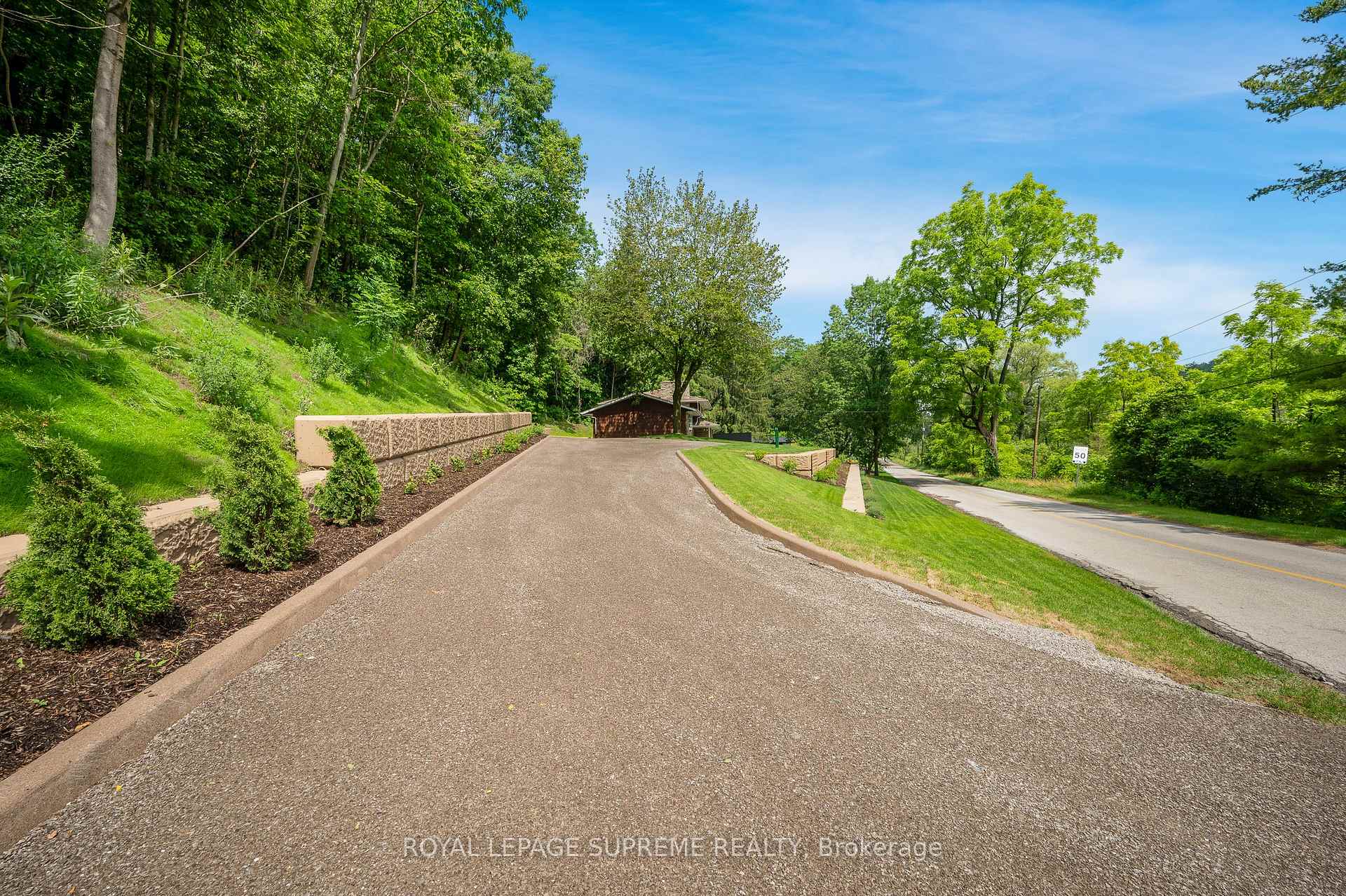 Photo 2 of 2035 Hollow Road, Thorold, Cataract Road — HOMEH