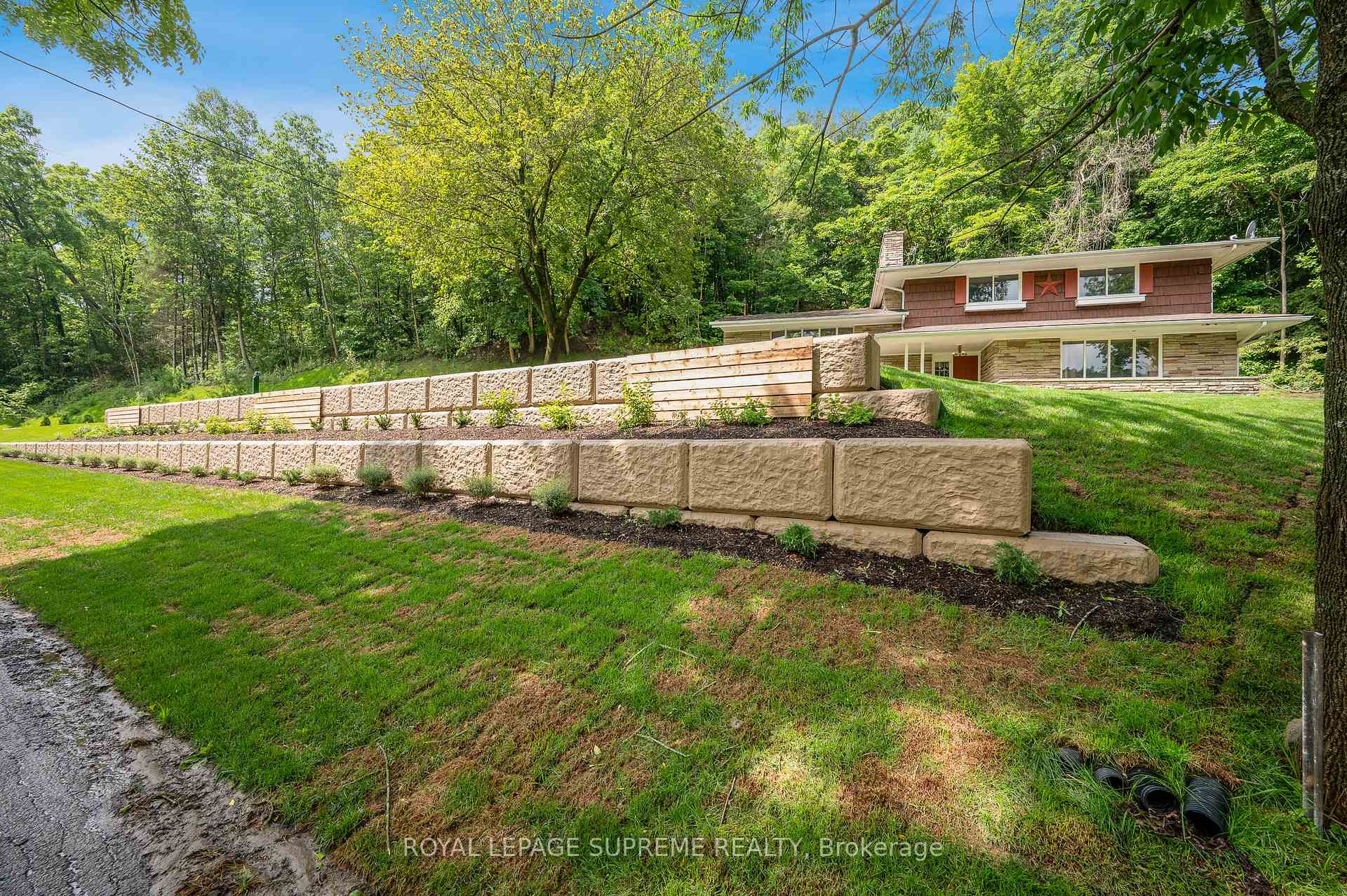 Photo 5 of 2035 Hollow Road, Thorold, Cataract Road — HOMEH