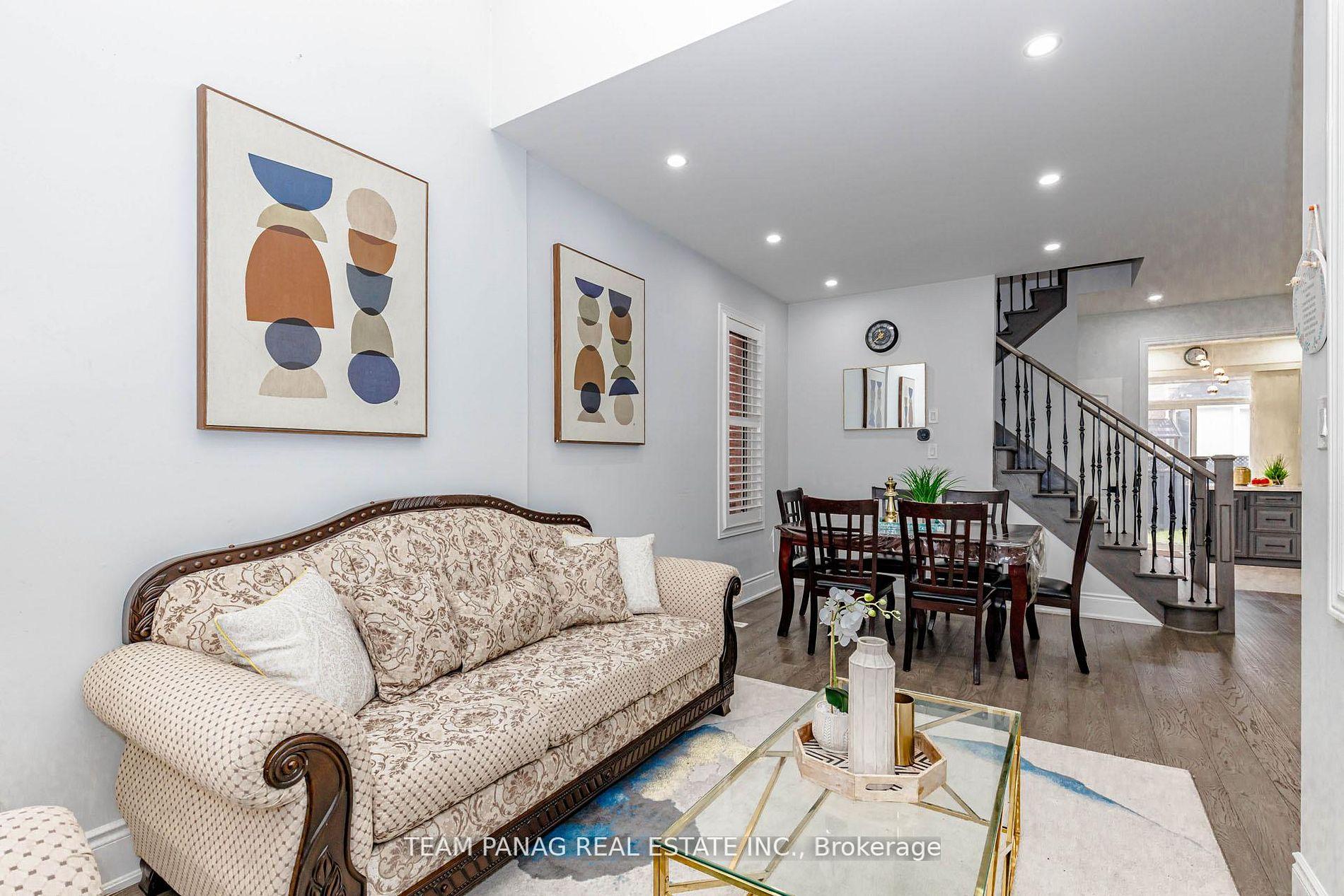 Photo 10 of 50 Blazing Star Drive, Brampton, Sandringham-Wellington — HOMEH