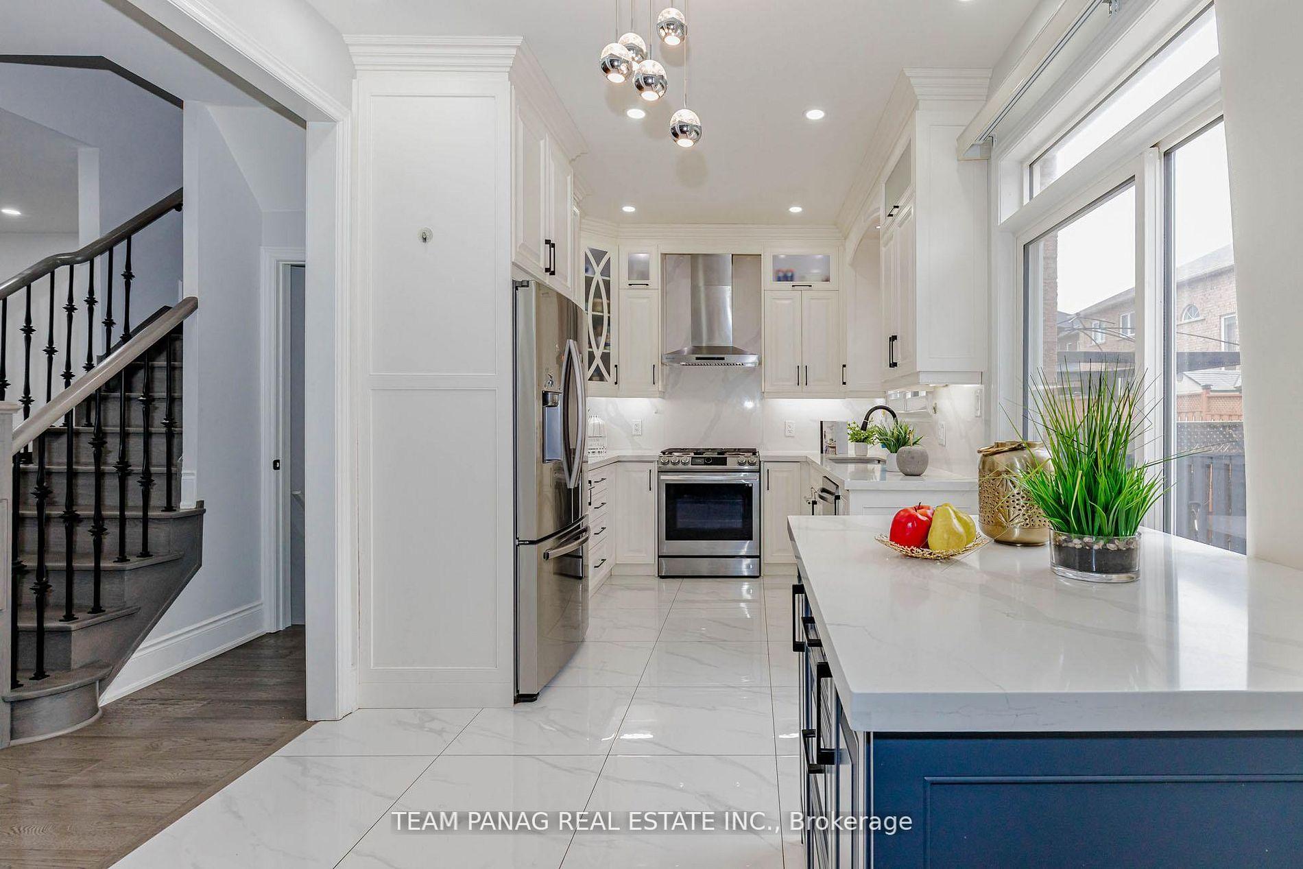 Photo 16 of 50 Blazing Star Drive, Brampton, Sandringham-Wellington — HOMEH