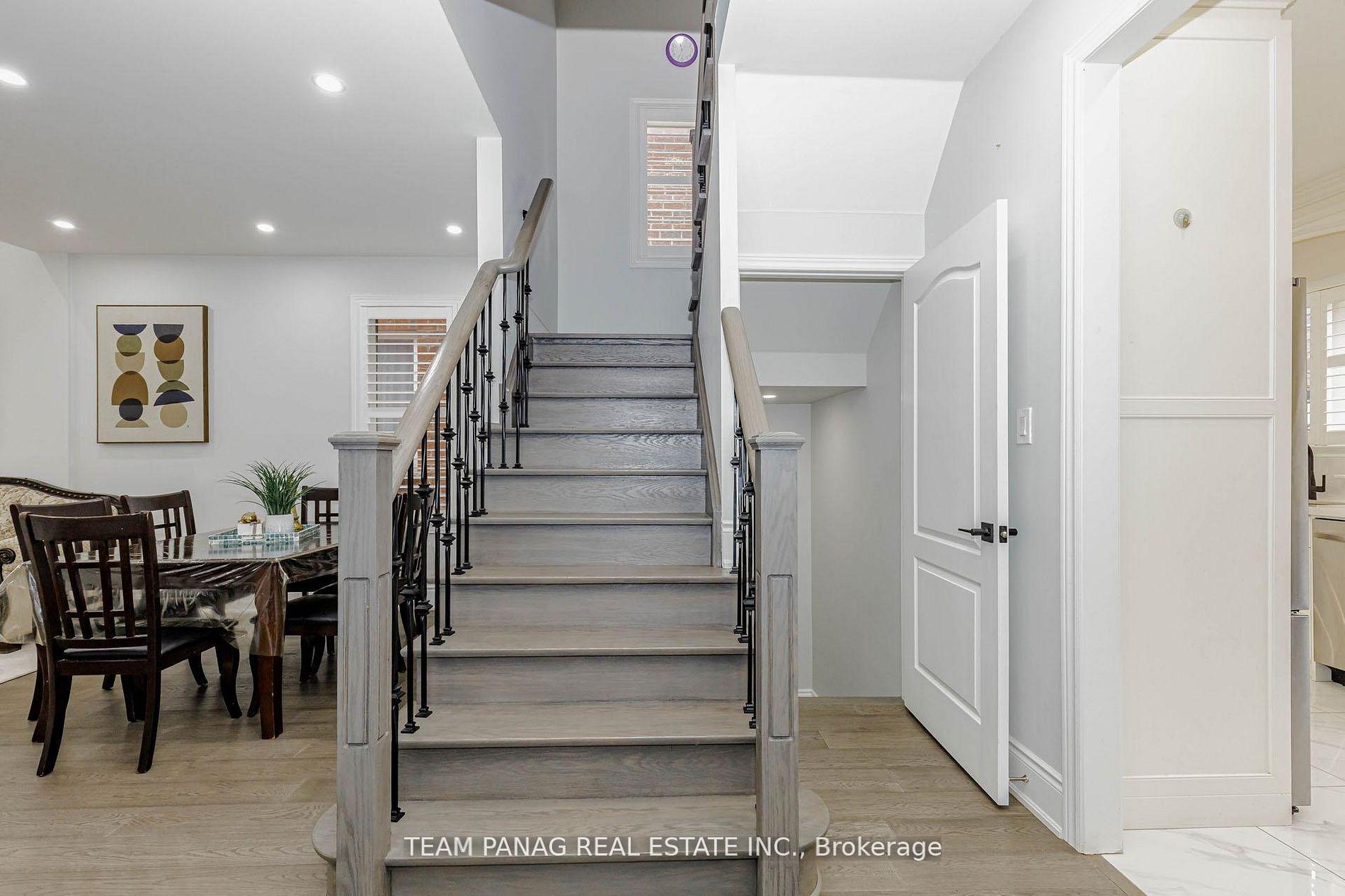 Photo 27 of 50 Blazing Star Drive, Brampton, Sandringham-Wellington — HOMEH