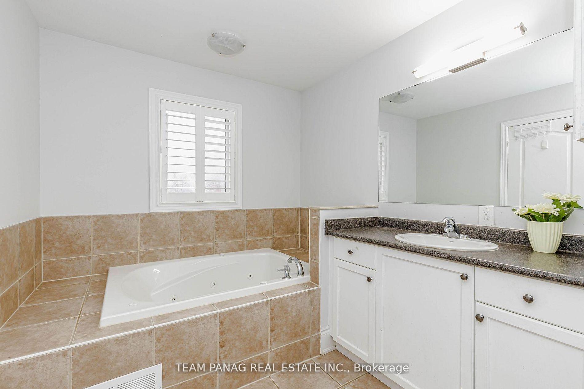 Photo 34 of 50 Blazing Star Drive, Brampton, Sandringham-Wellington — HOMEH