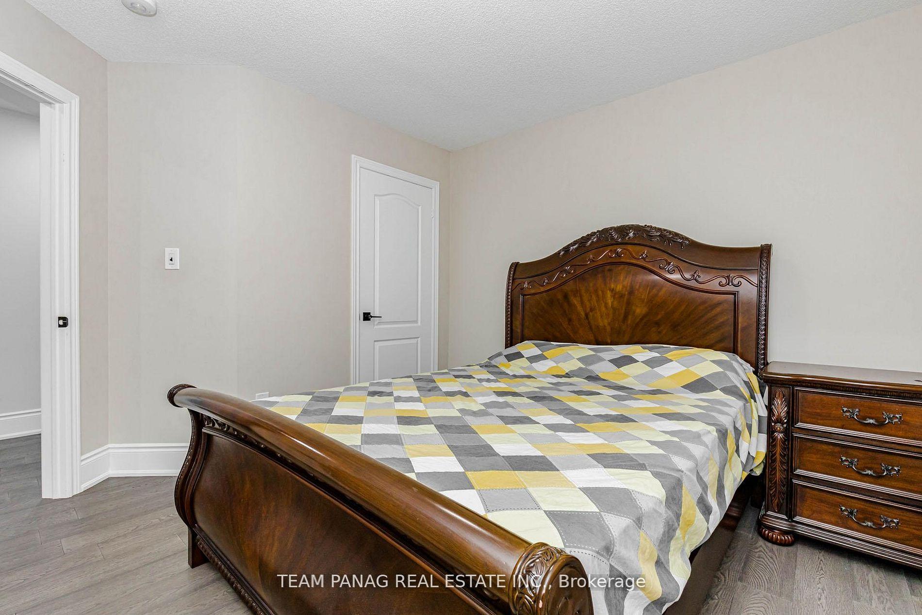 Photo 36 of 50 Blazing Star Drive, Brampton, Sandringham-Wellington — HOMEH