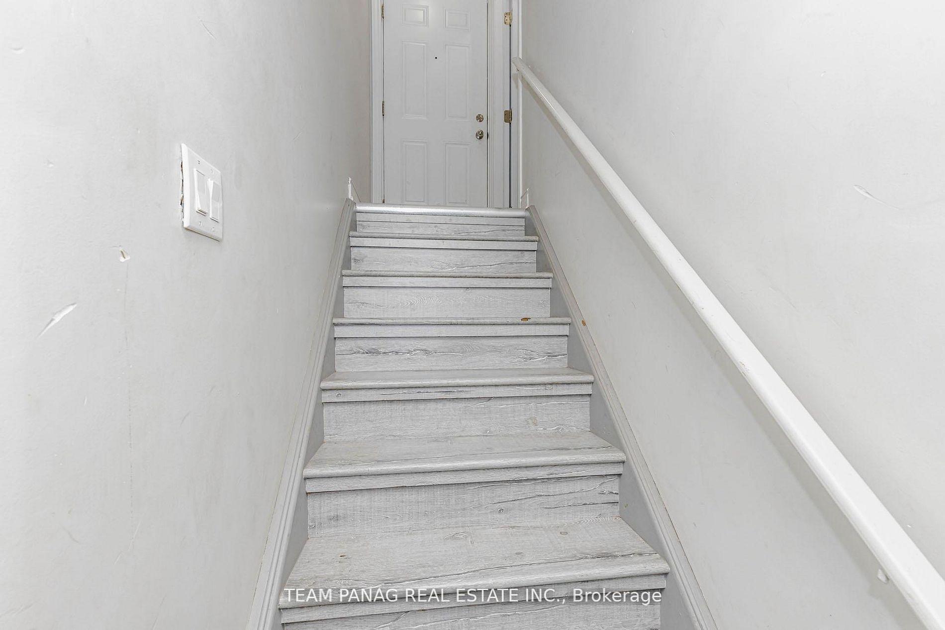 Photo 41 of 50 Blazing Star Drive, Brampton, Sandringham-Wellington — HOMEH