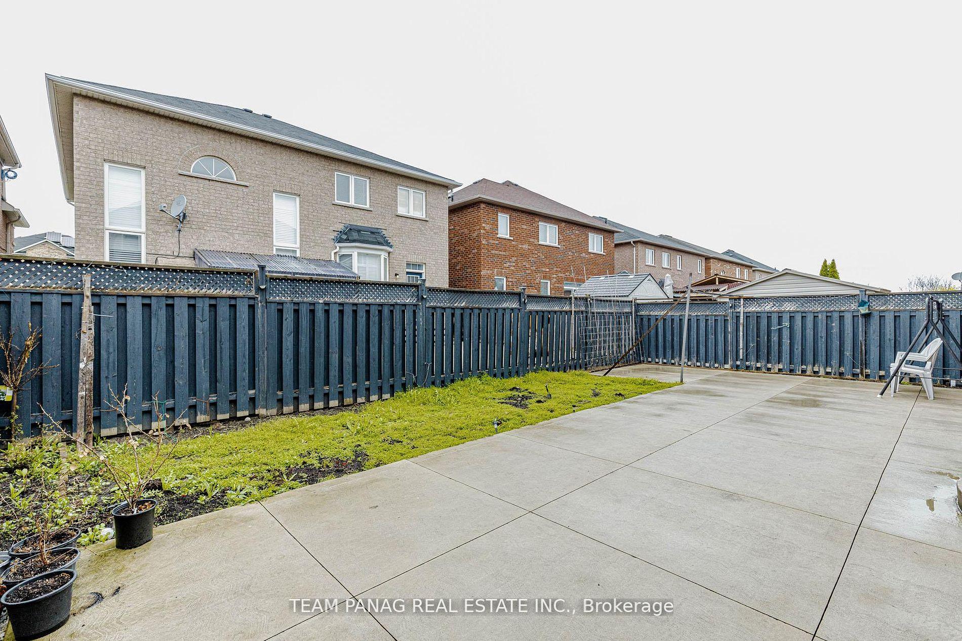 Photo 48 of 50 Blazing Star Drive, Brampton, Sandringham-Wellington — HOMEH