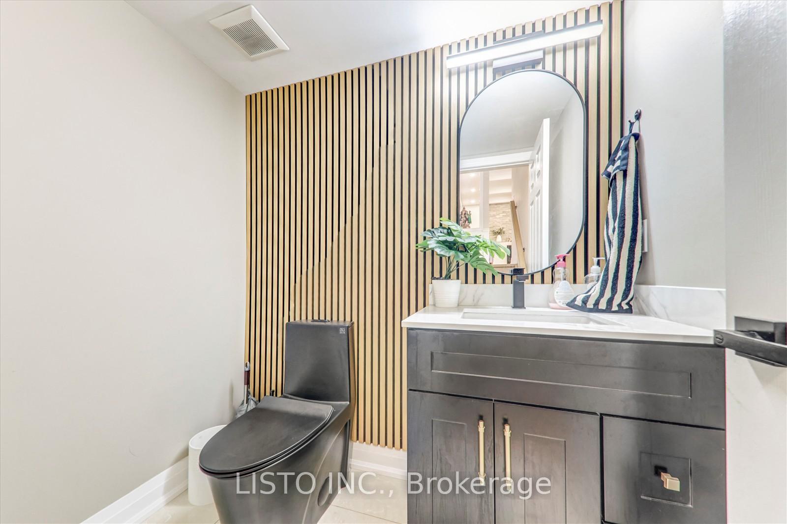 Photo 20 of 65 Warbler Circle, Scarborough, Rouge — HOMEH
