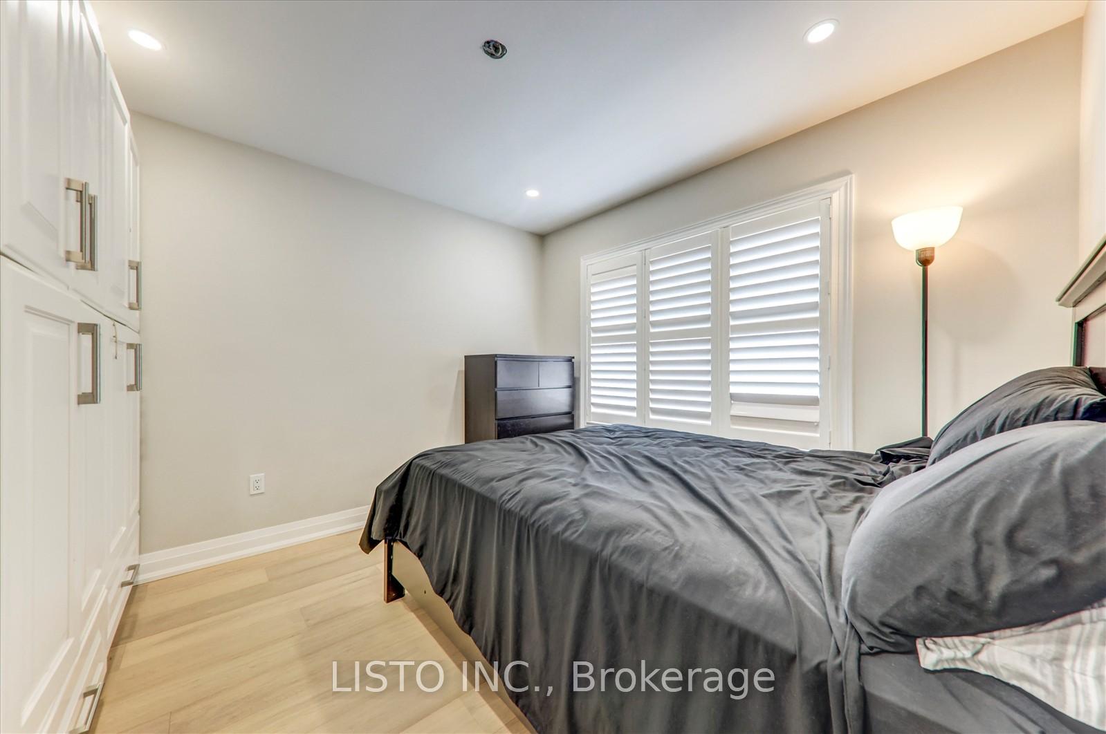 Photo 28 of 65 Warbler Circle, Scarborough, Rouge — HOMEH