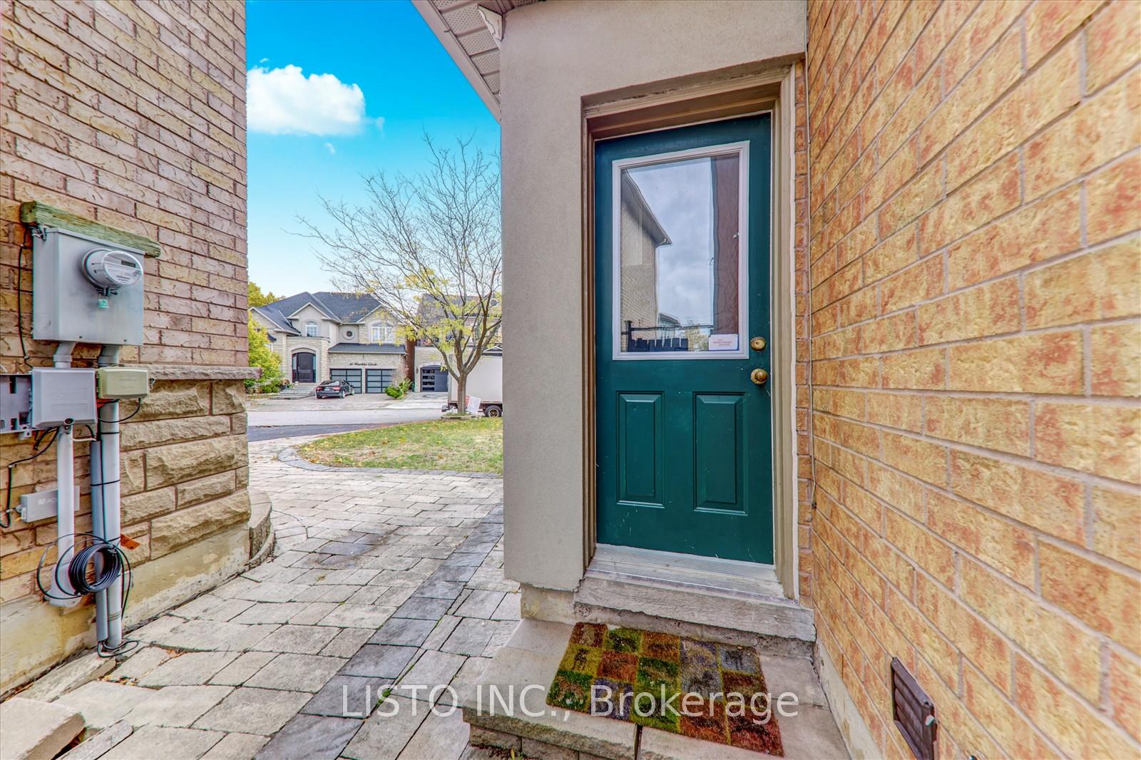 Photo 35 of 65 Warbler Circle, Scarborough, Rouge — HOMEH