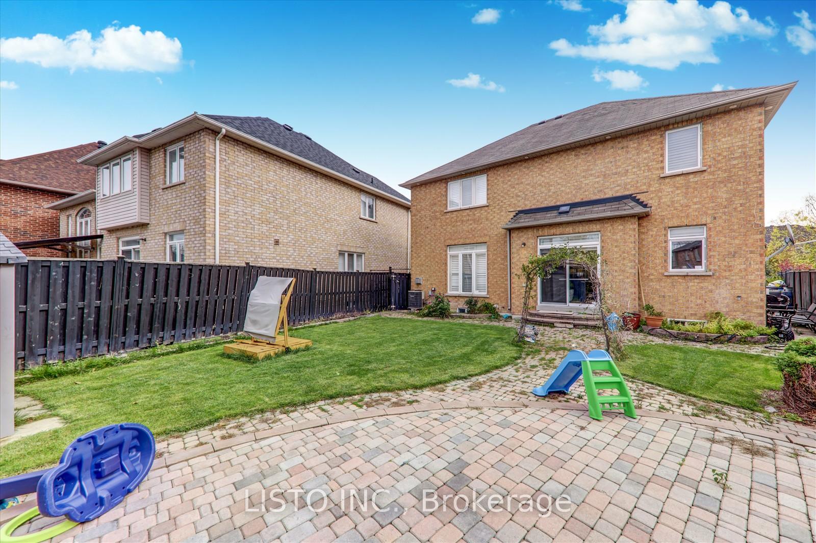Photo 37 of 65 Warbler Circle, Scarborough, Rouge — HOMEH
