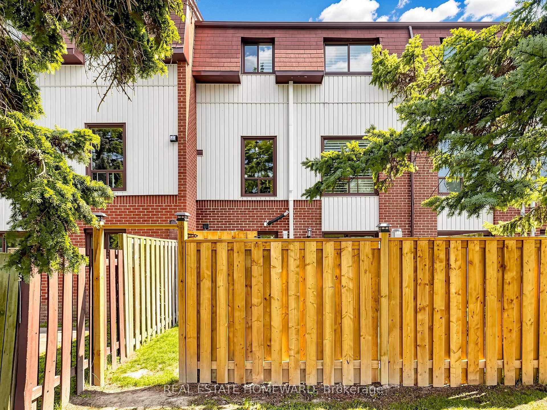 Photo 54 of Unit 10, 765 Oklahoma Drive, Pickering, West Shore — HOMEH