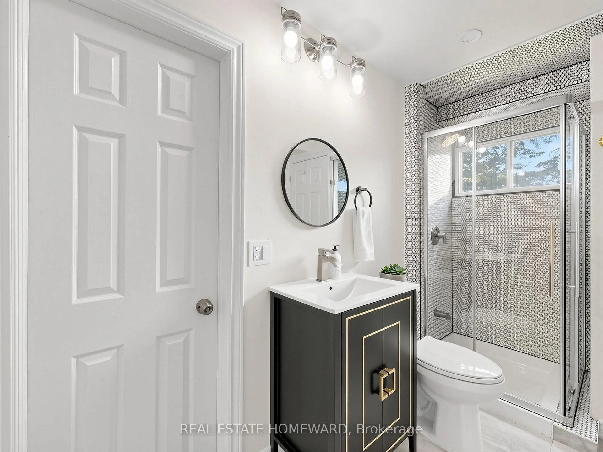 Photo 12 of Unit 10, 765 Oklahoma Drive, Pickering, West Shore — HOMEH