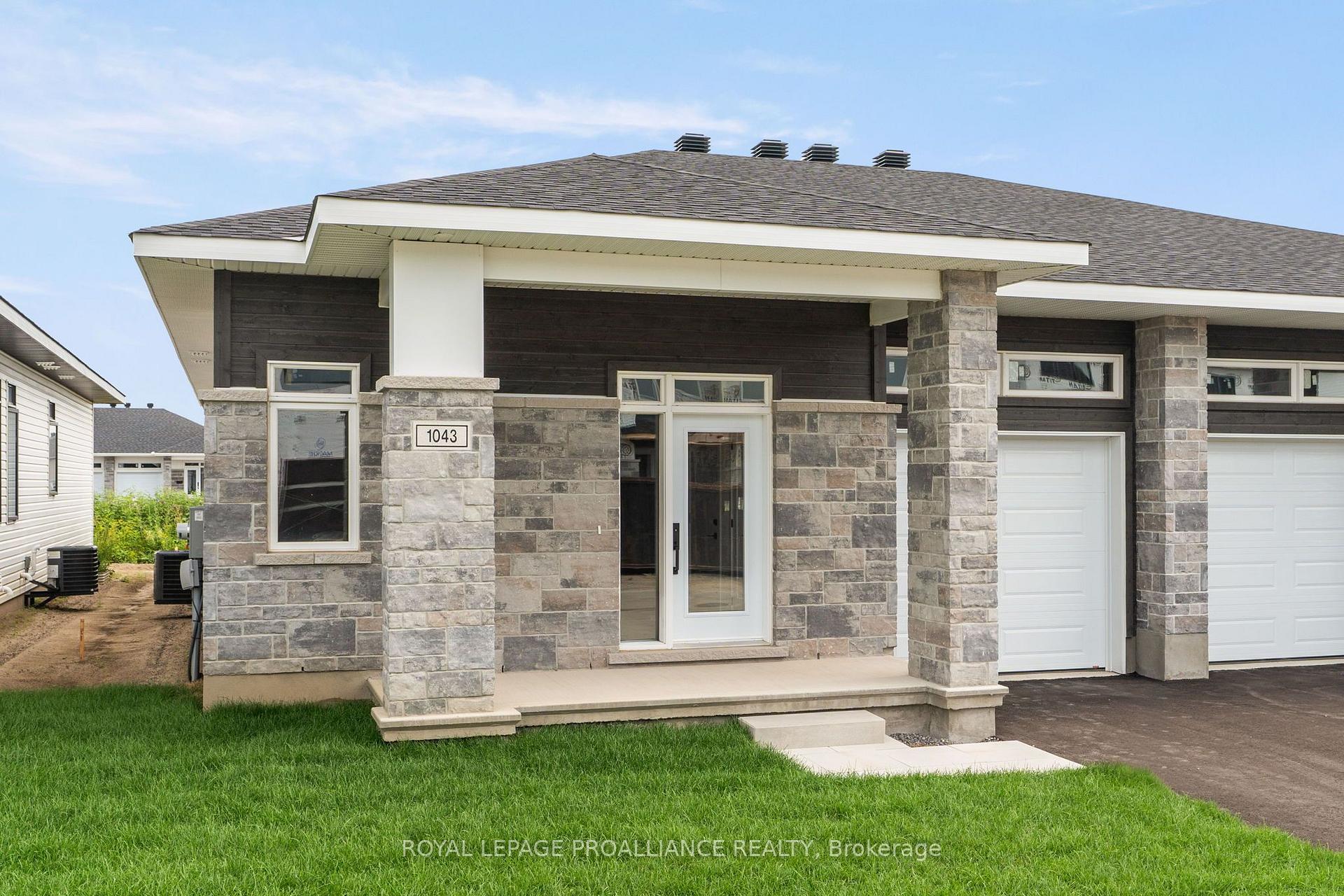 Photo 2 of 1043 Moore Street, Brockville, Brockville — HOMEH