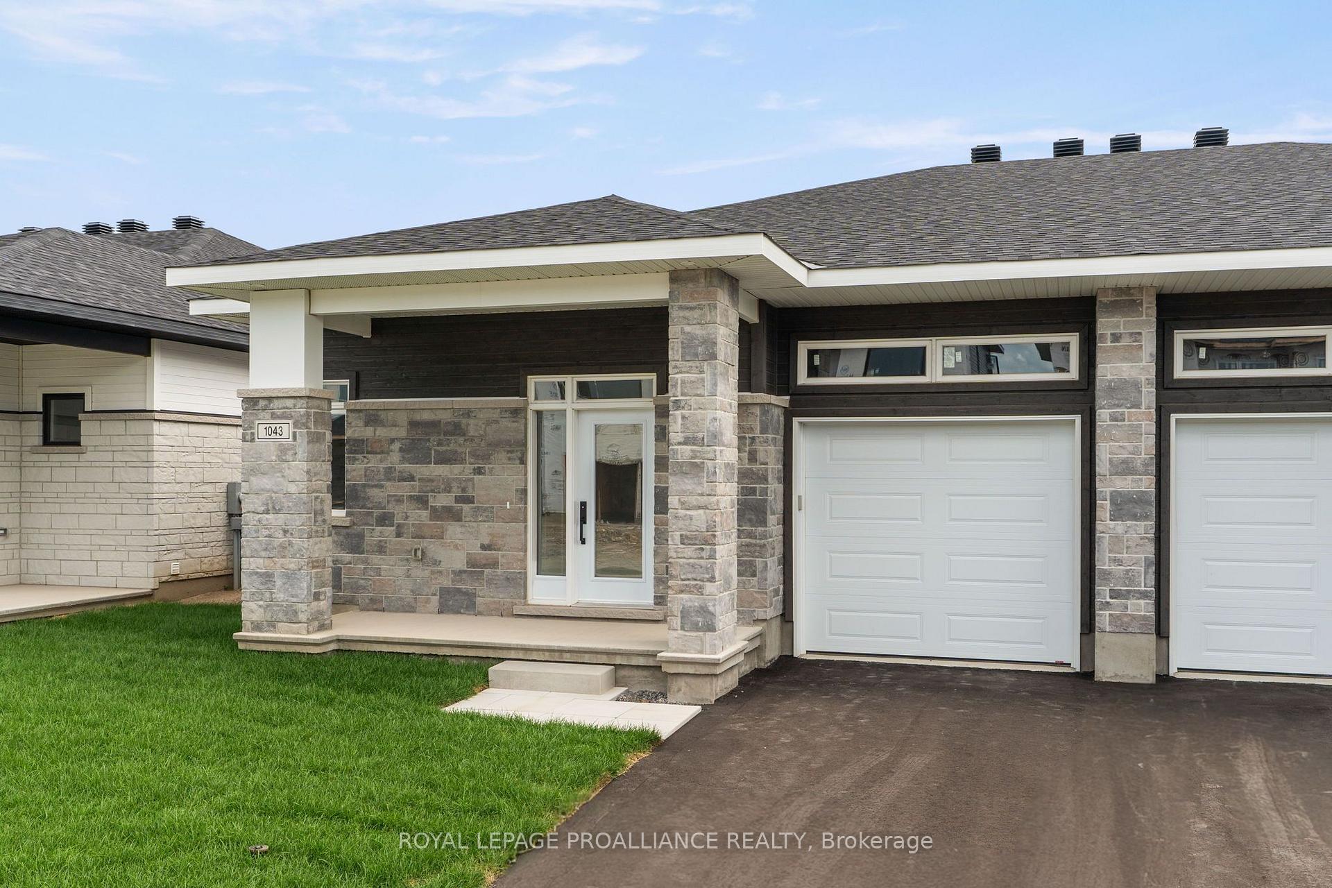 Photo 3 of 1043 Moore Street, Brockville, Brockville — HOMEH
