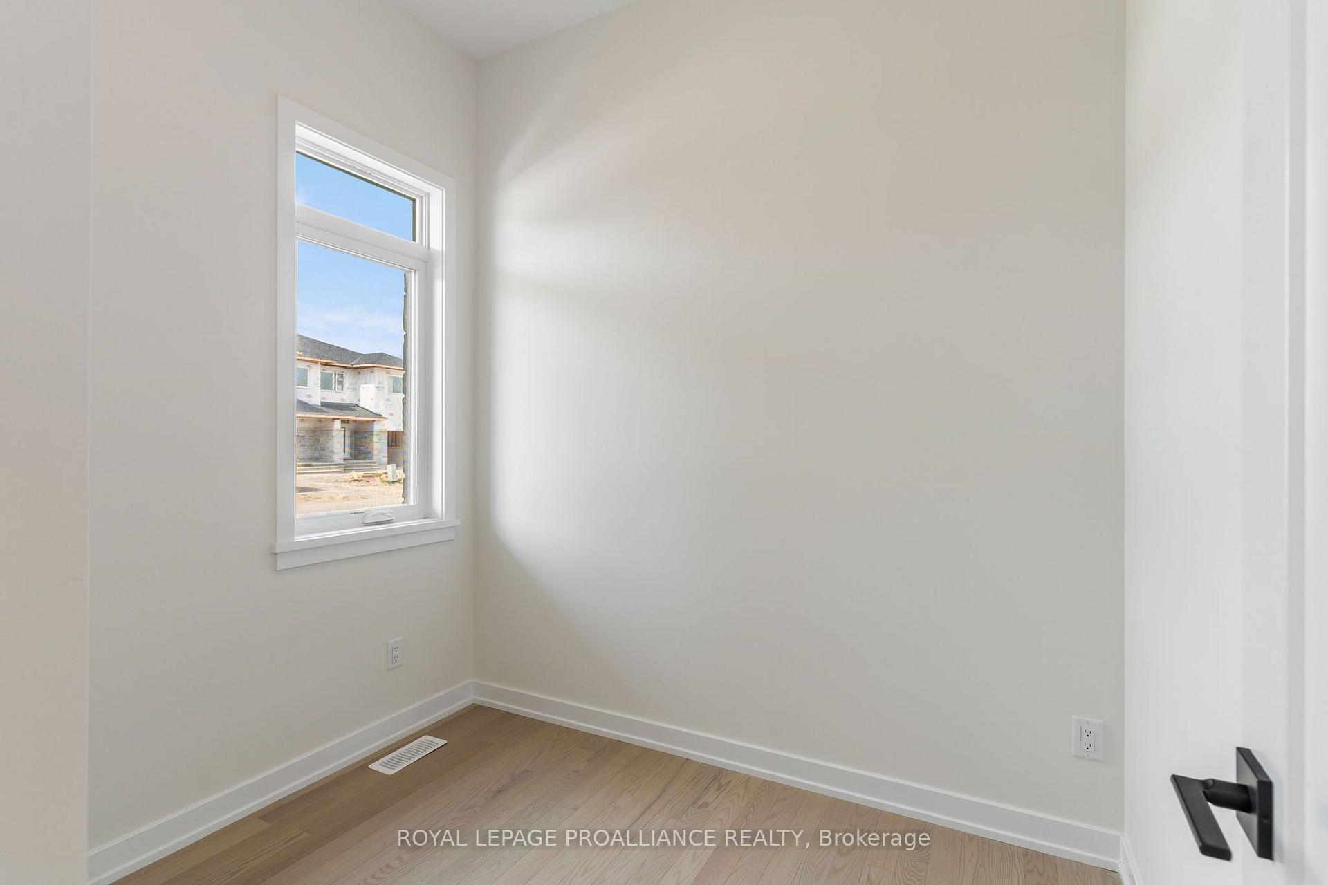 Photo 6 of 1043 Moore Street, Brockville, Brockville — HOMEH