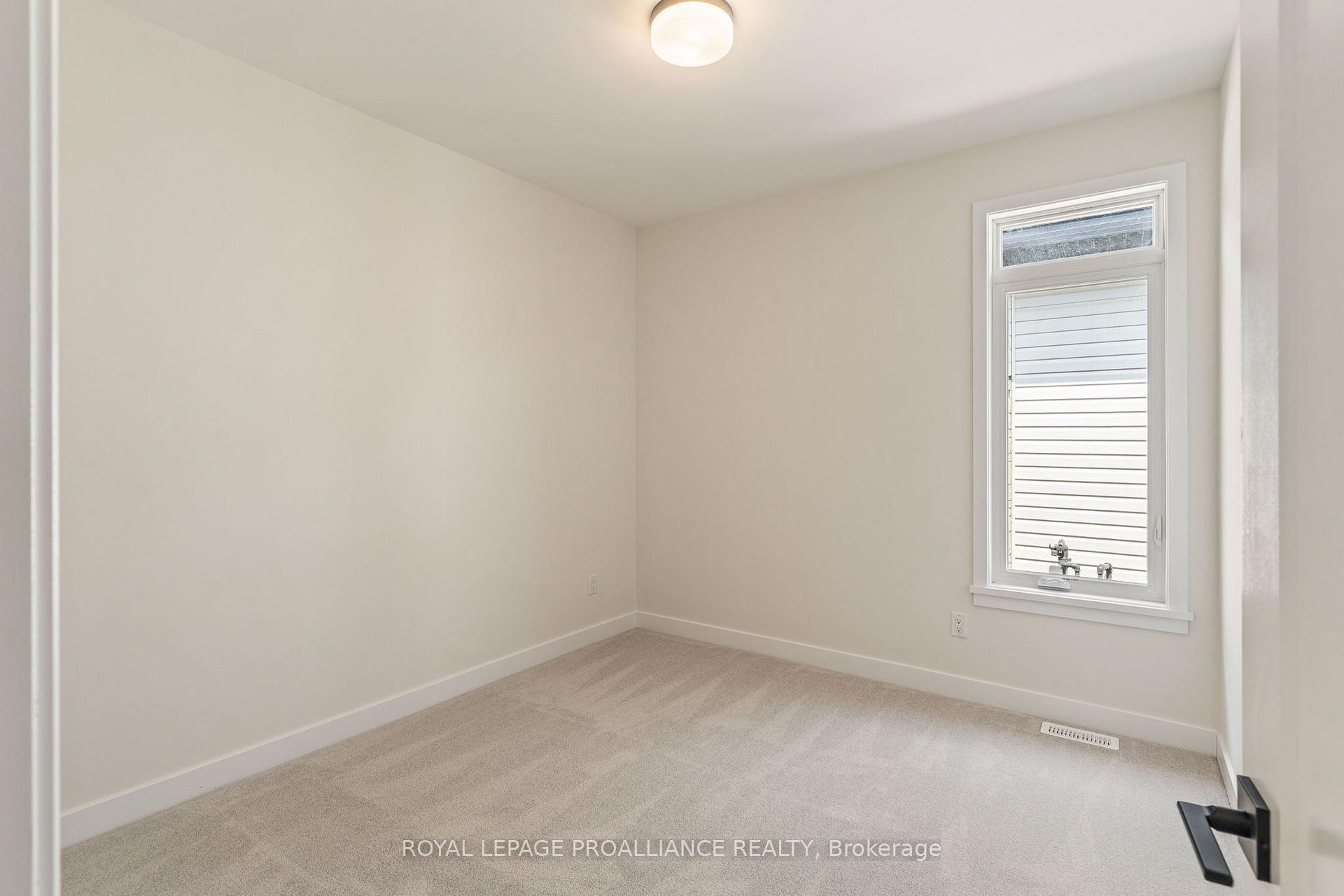 Photo 9 of 1043 Moore Street, Brockville, Brockville — HOMEH