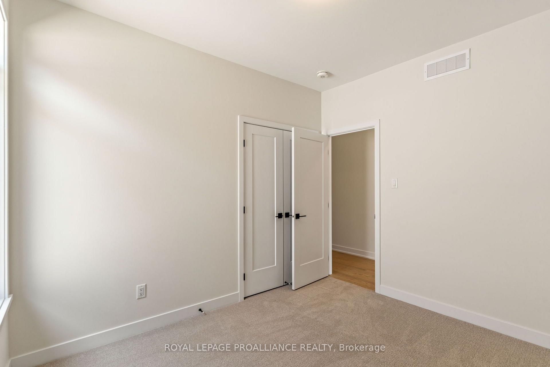 Photo 10 of 1043 Moore Street, Brockville, Brockville — HOMEH